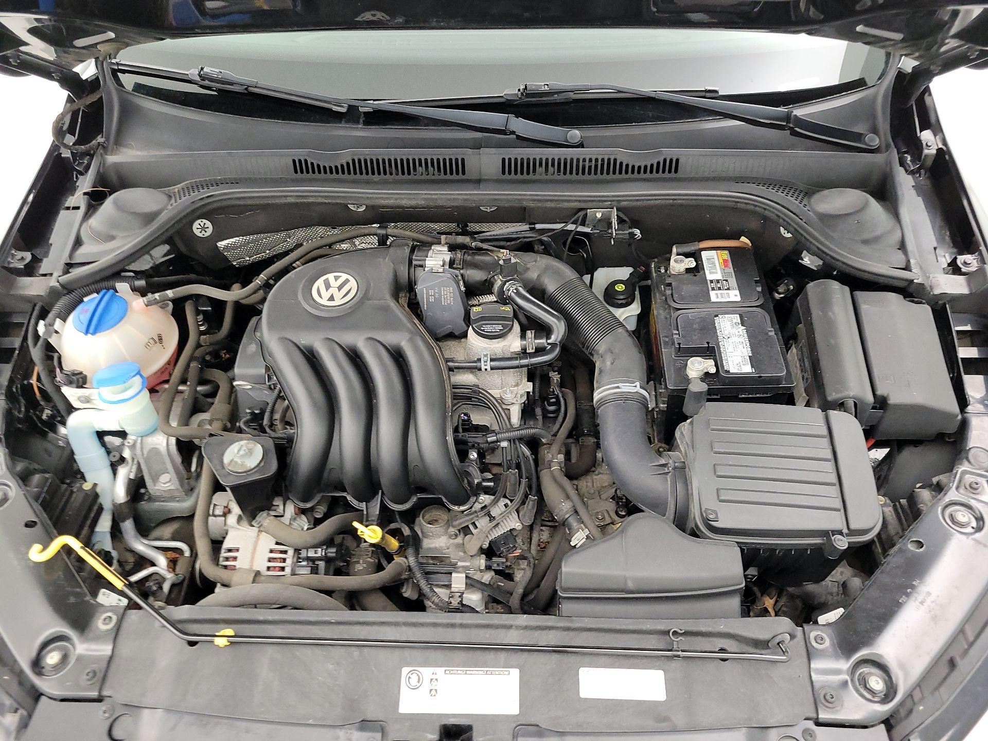 Thumbnail: 2015 Volkswagen Jetta - 19