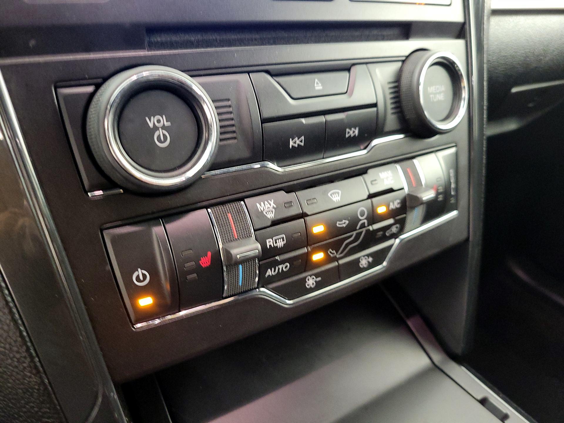 Thumbnail: 2018 Ford Explorer - 17