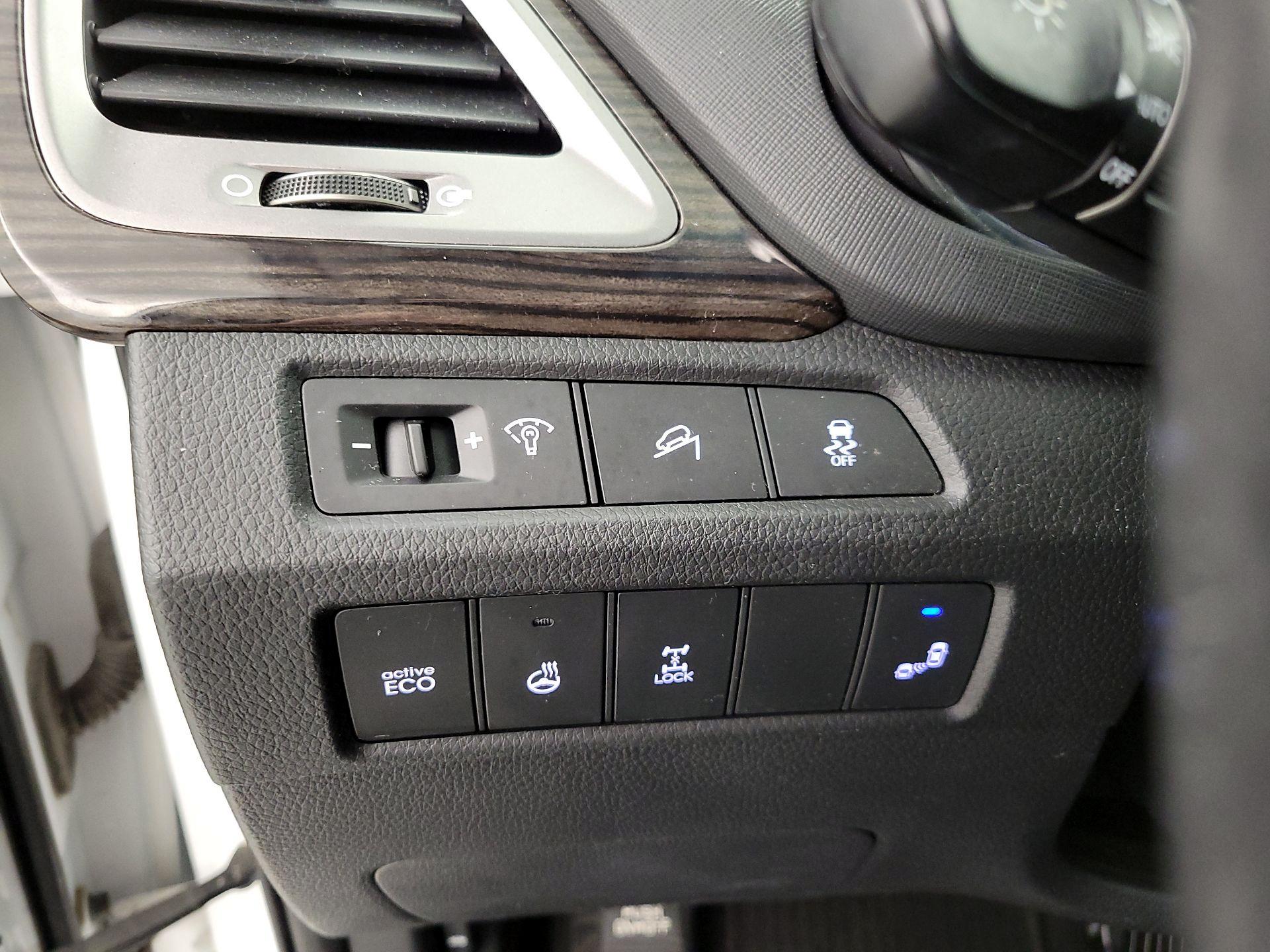 Thumbnail: 2014 Hyundai Santa Fe - 13