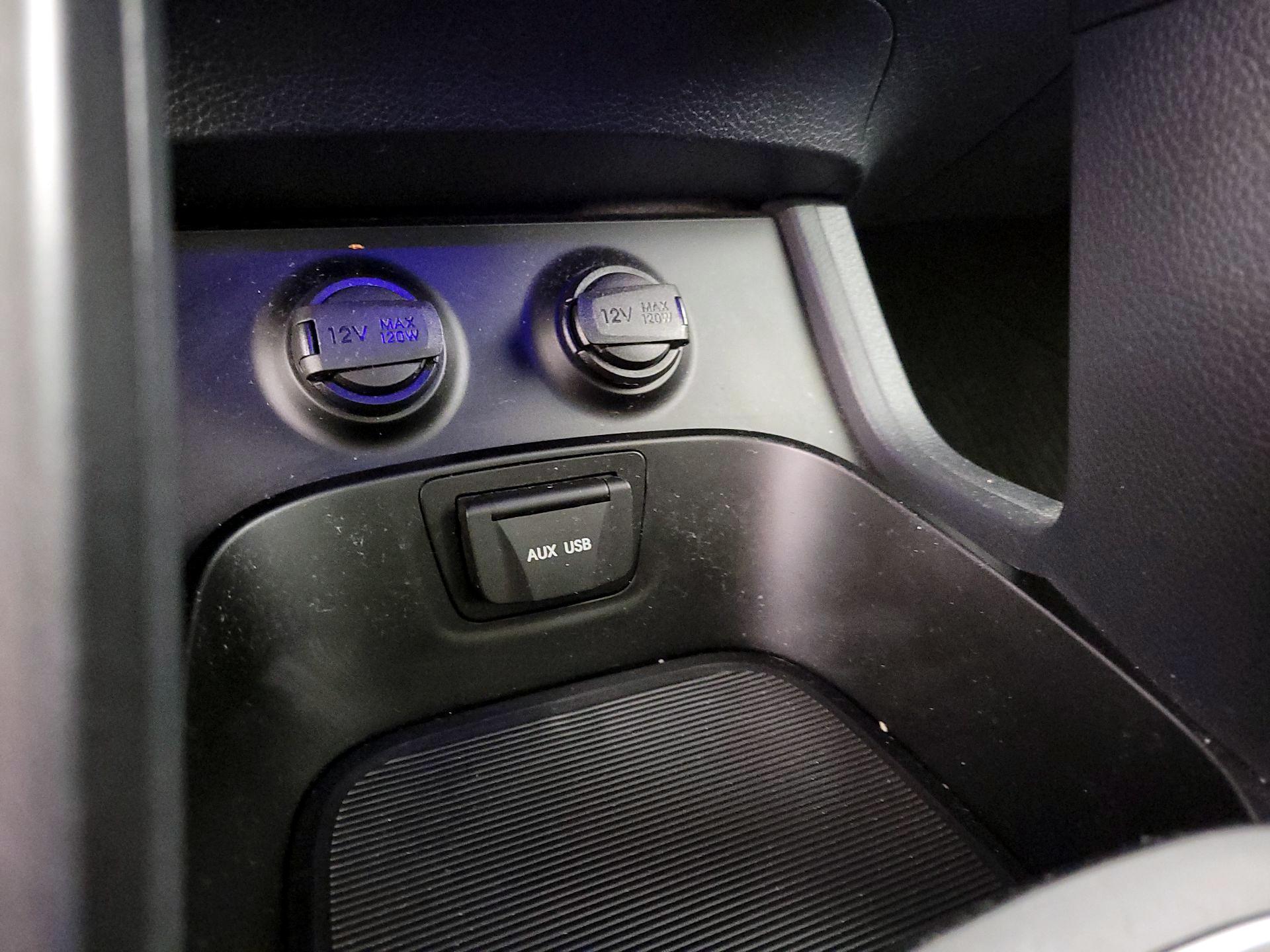 Thumbnail: 2014 Hyundai Santa Fe - 19