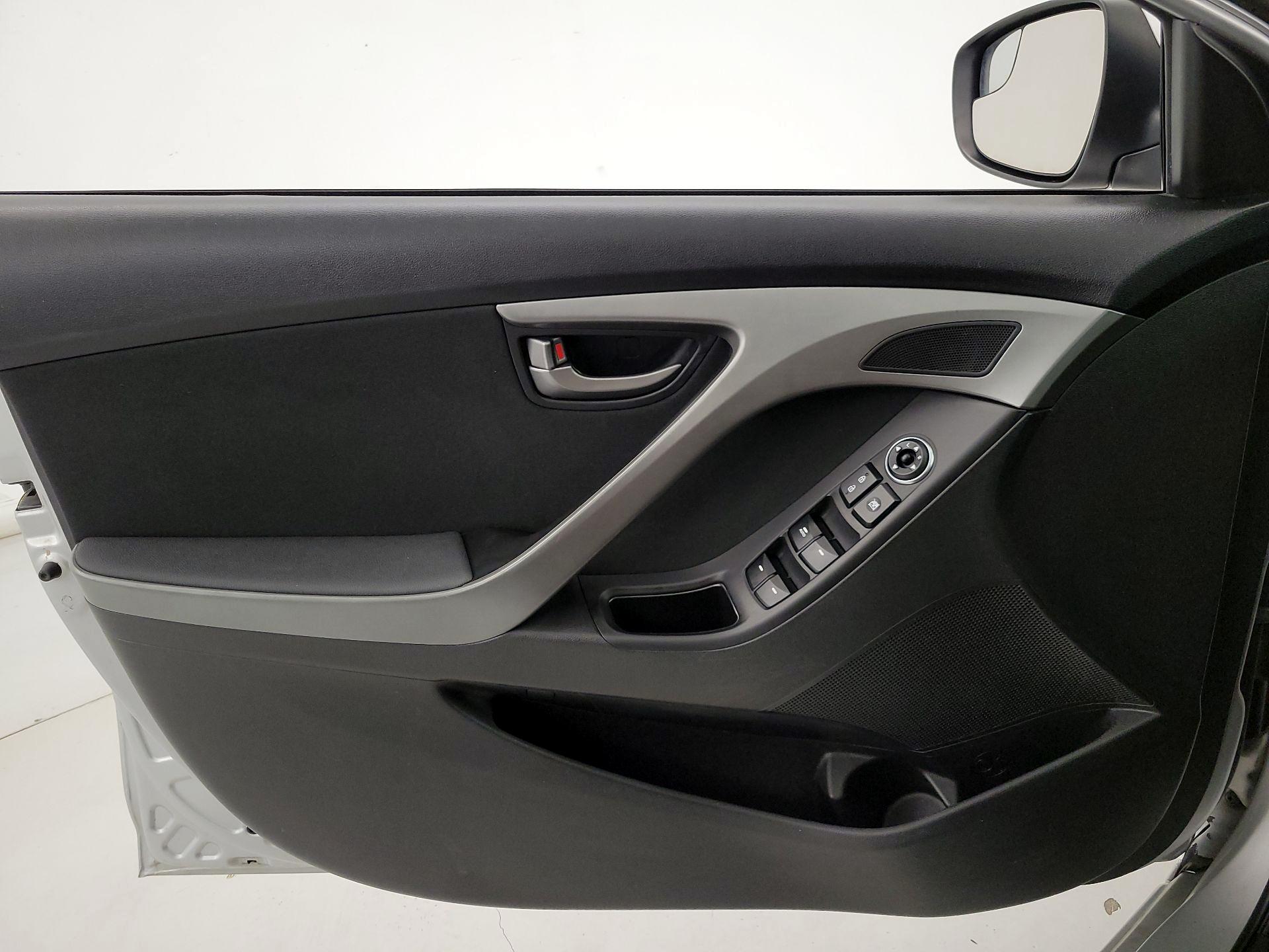 Thumbnail: 2015 Hyundai Elantra - 12