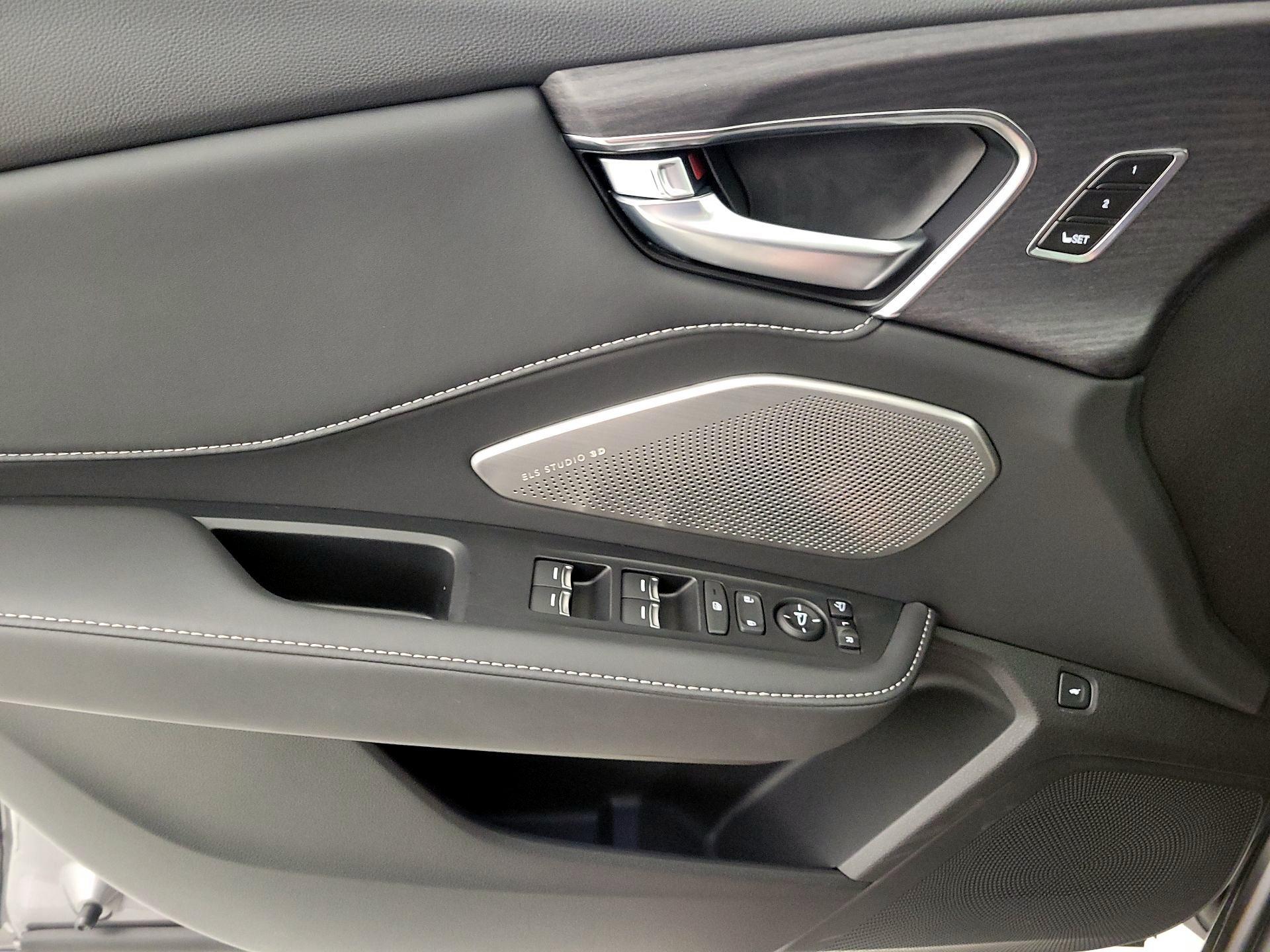 Thumbnail: 2025 Acura RDX - 12