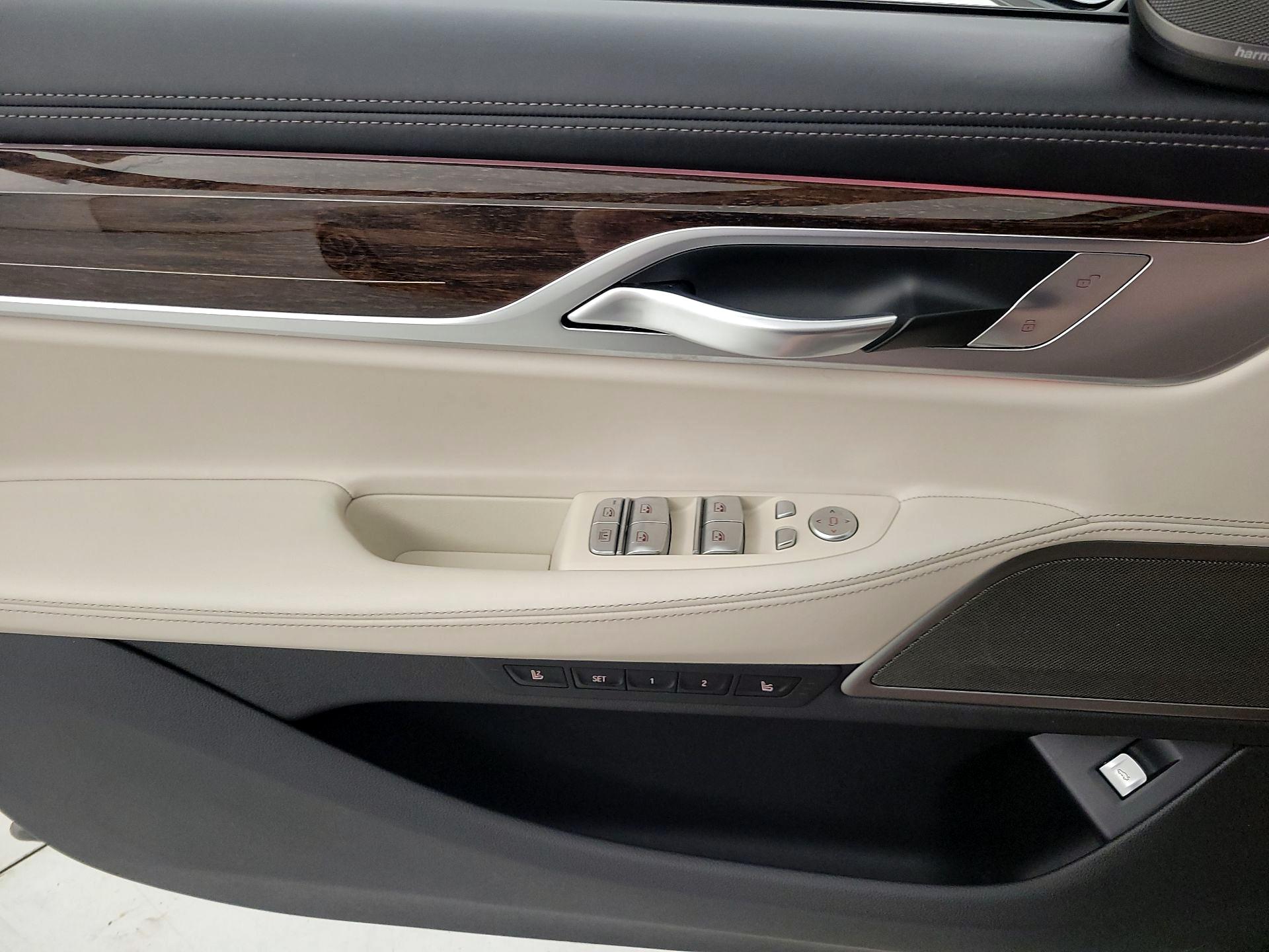 Thumbnail: 2022 BMW 7 Series - 12