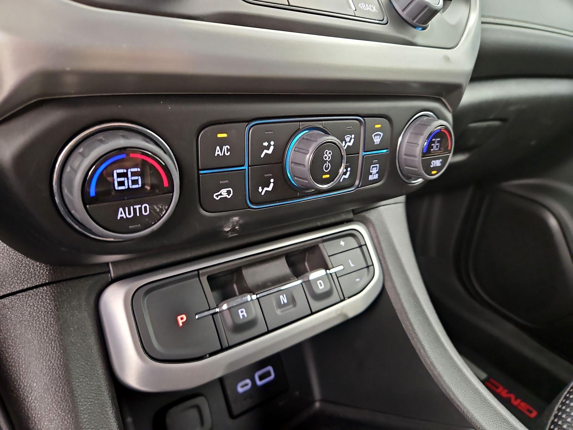 Thumbnail: 2023 GMC Acadia - 16