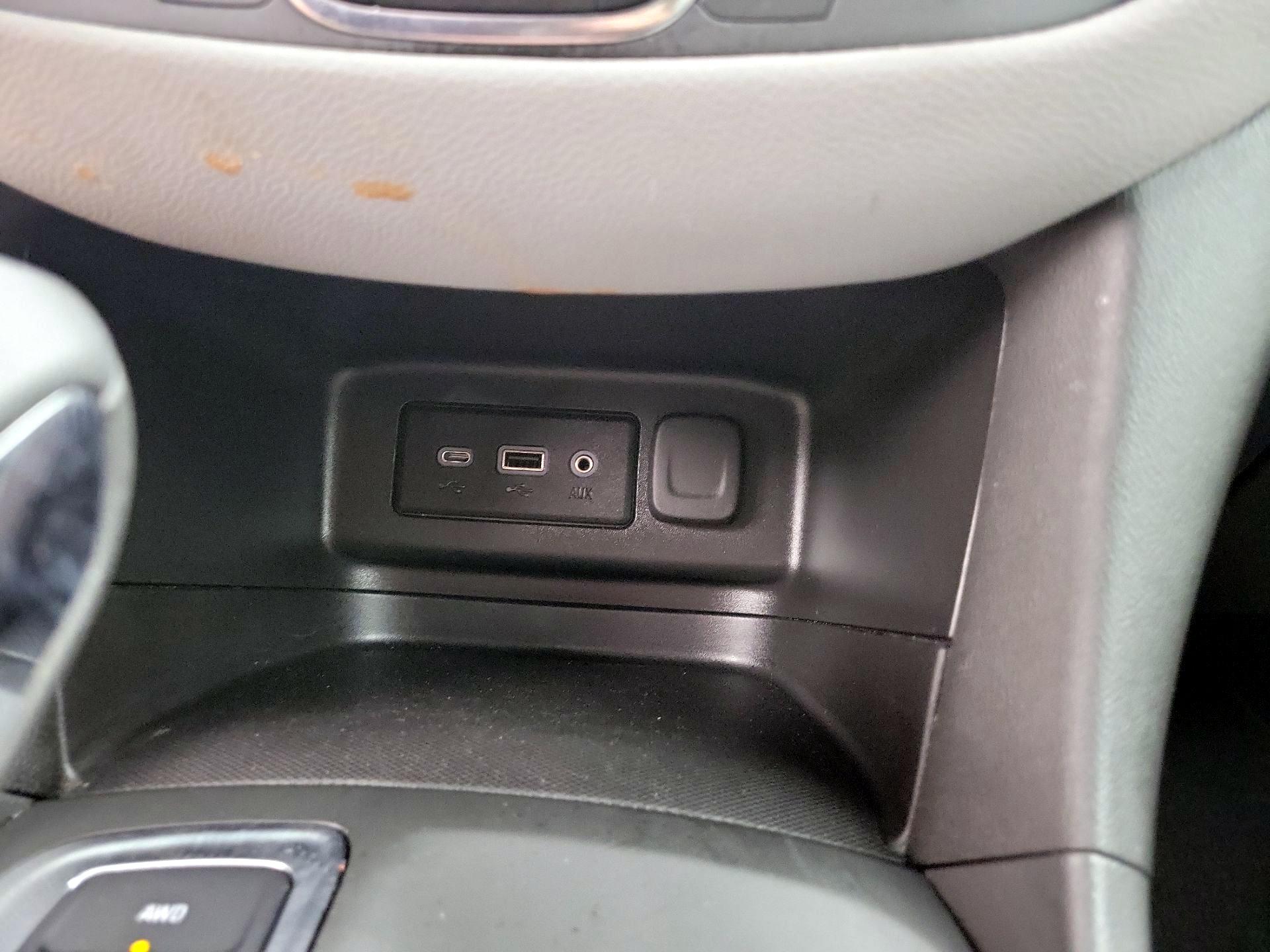 Thumbnail: 2022 Chevrolet Equinox - 18