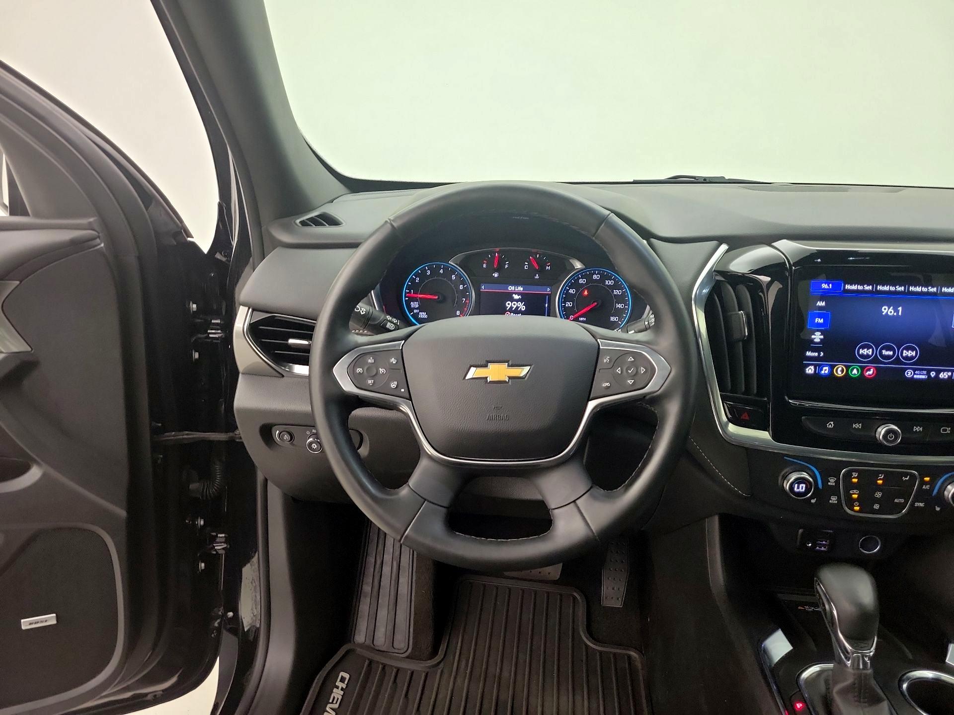 Thumbnail: 2023 Chevrolet Traverse - 10