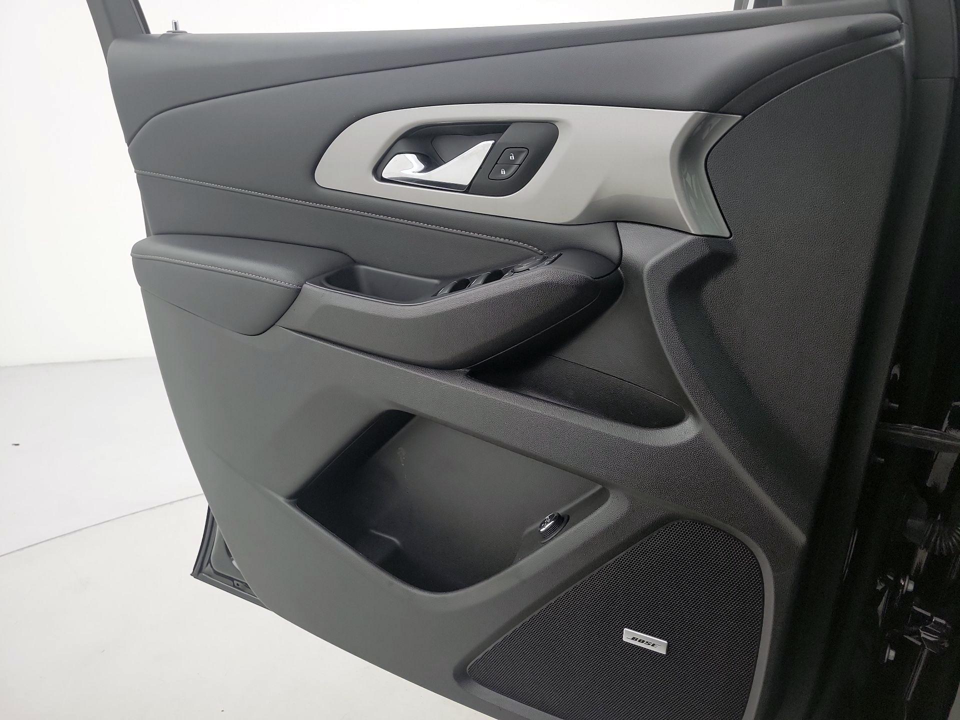 Thumbnail: 2023 Chevrolet Traverse - 12