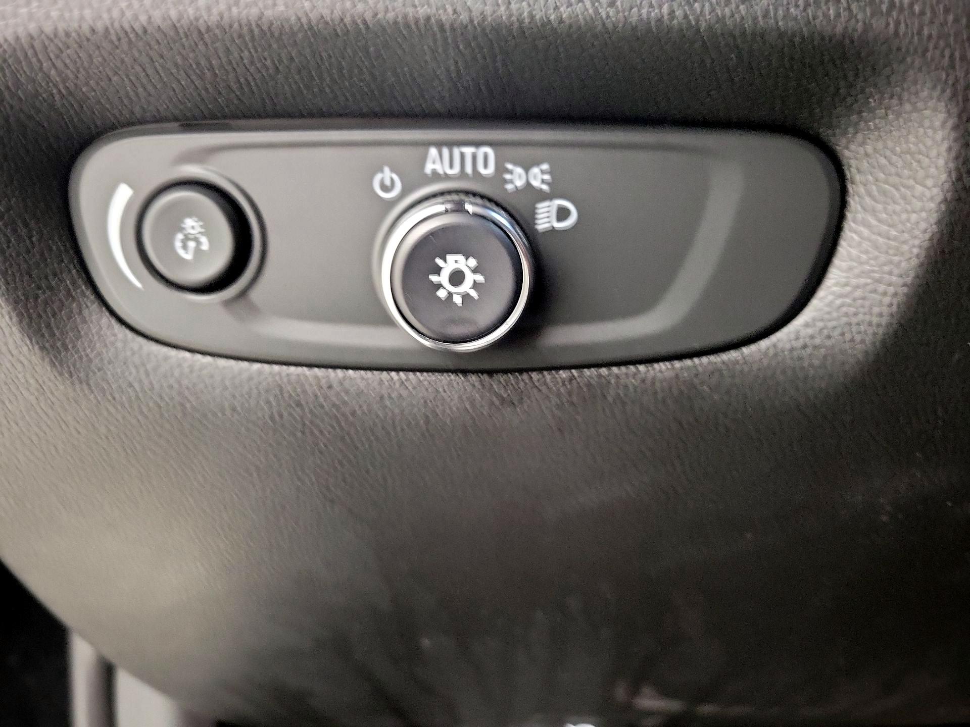 Thumbnail: 2023 Chevrolet Traverse - 13