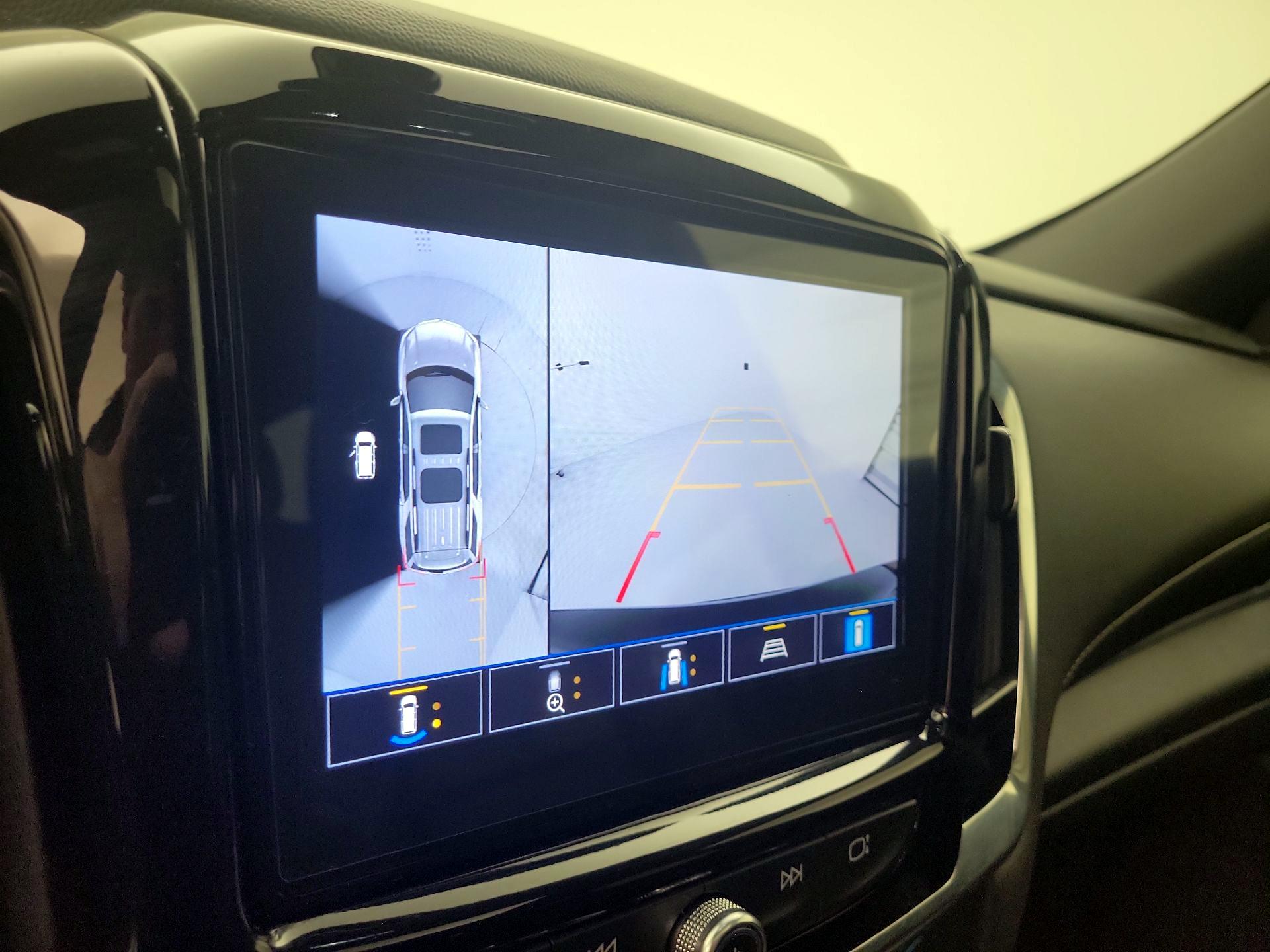 Thumbnail: 2023 Chevrolet Traverse - 14