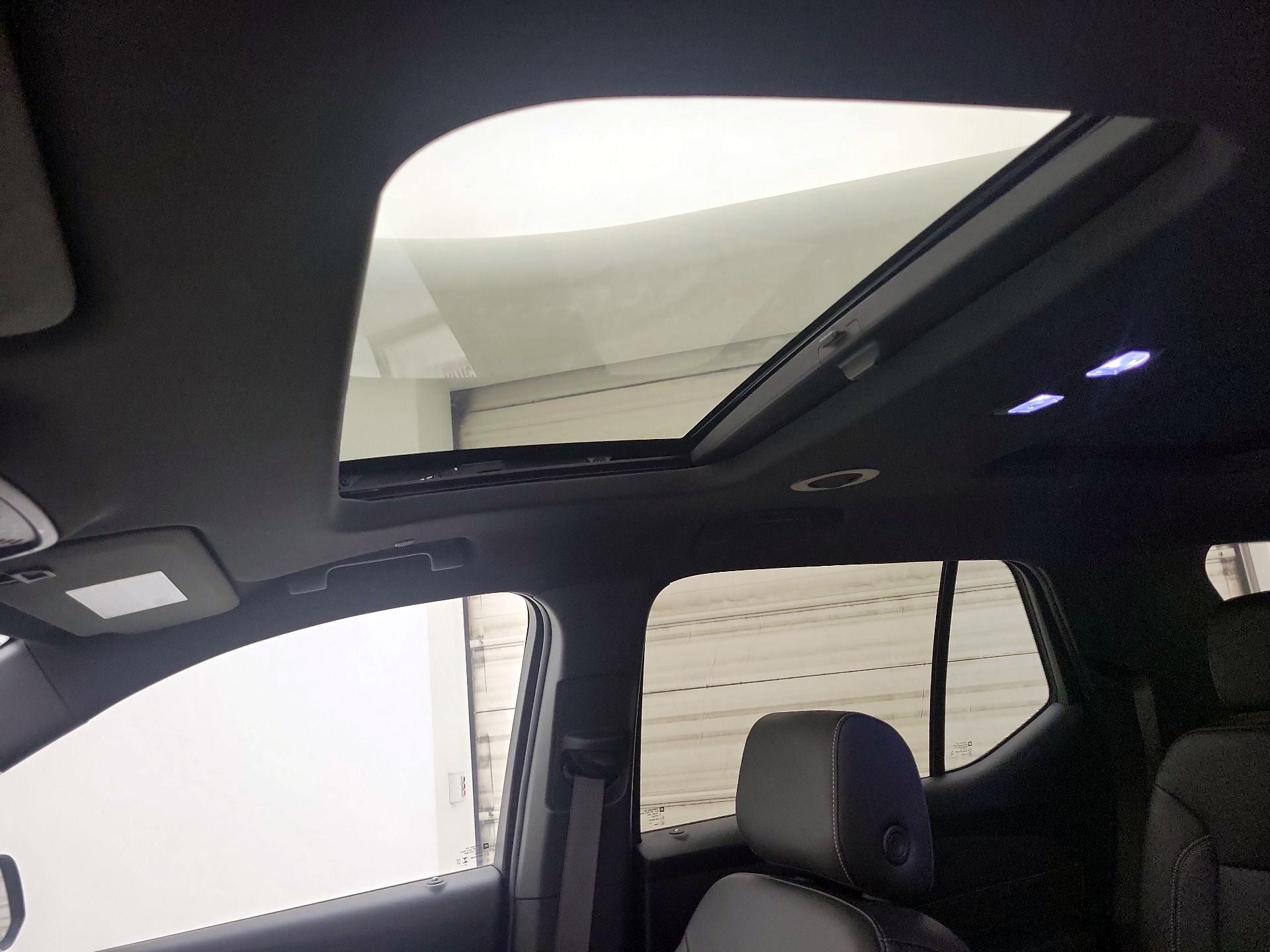 Thumbnail: 2023 Chevrolet Traverse - 19