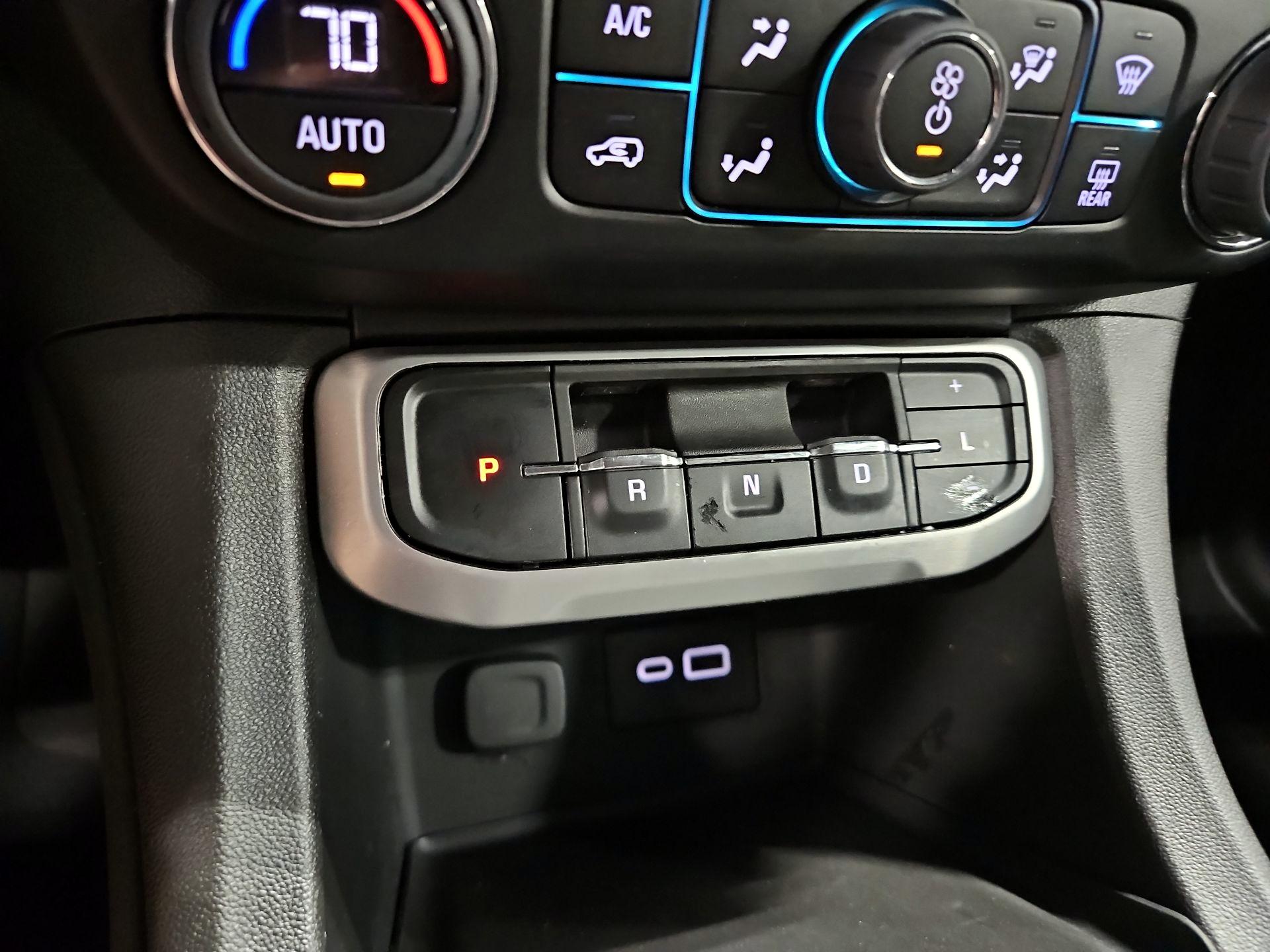 Thumbnail: 2023 GMC Acadia - 17