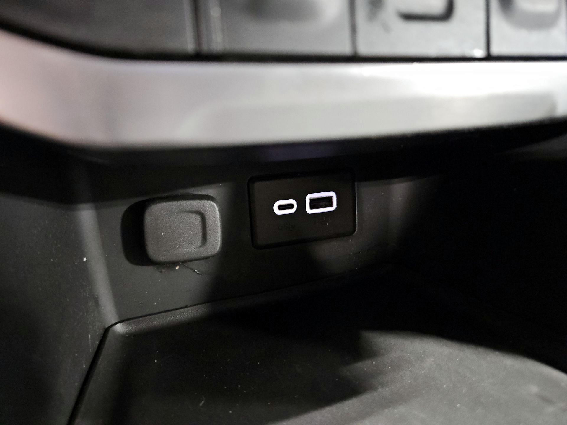 Thumbnail: 2023 GMC Acadia - 18