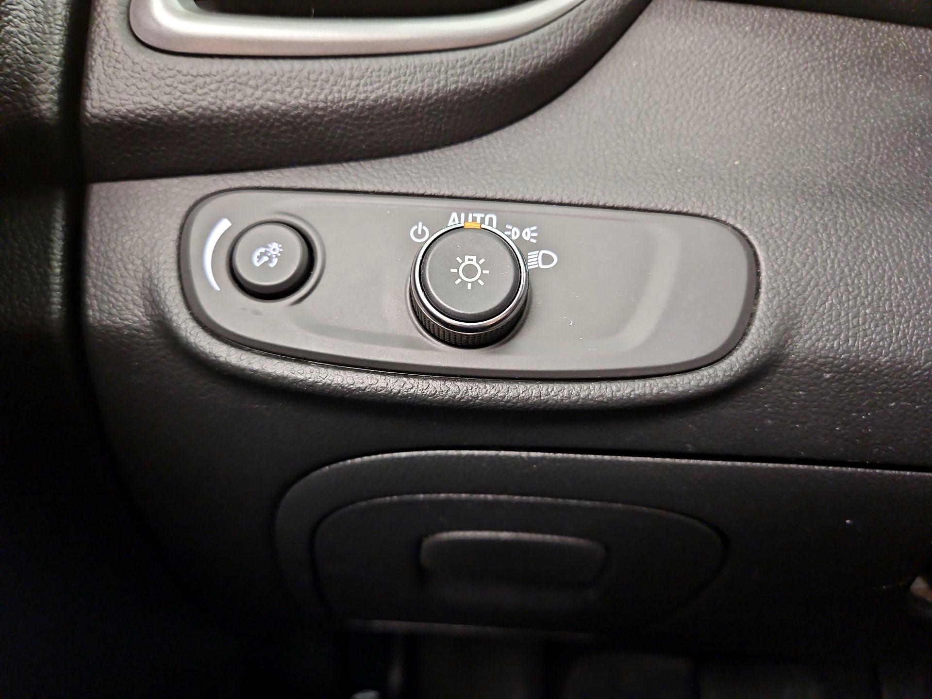 Thumbnail: 2022 Chevrolet Trax - 13