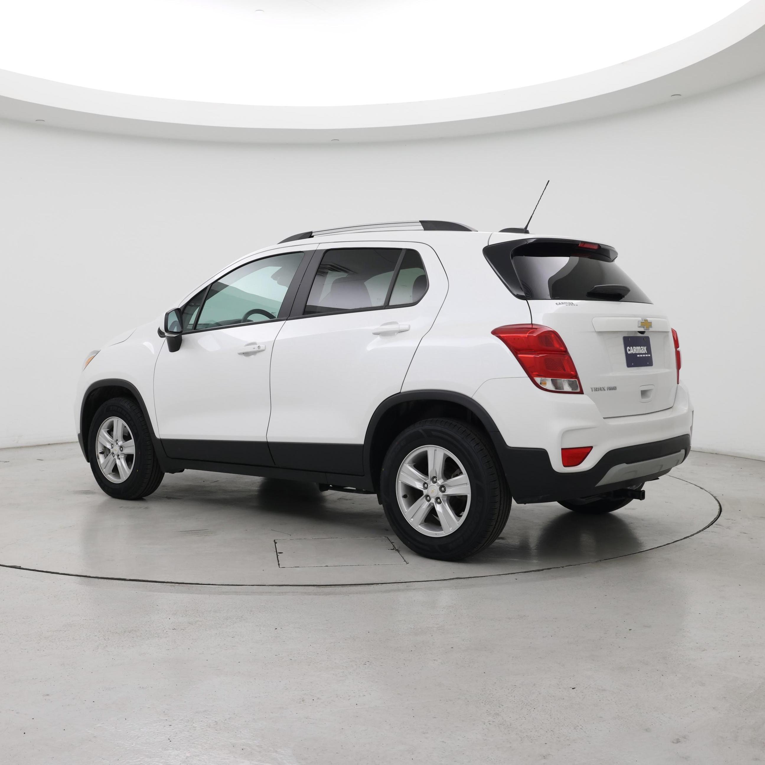 Thumbnail: 2022 Chevrolet Trax - 2