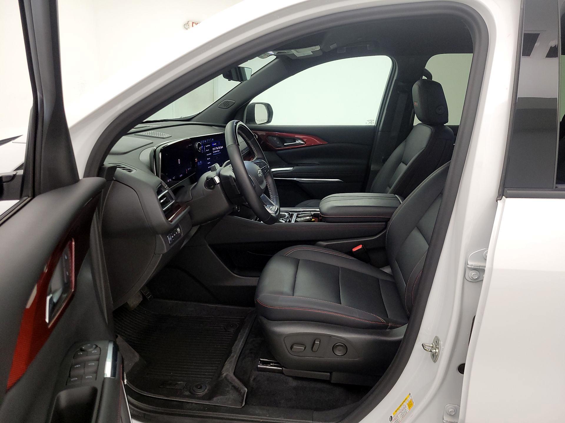 Thumbnail: 2024 Chevrolet Traverse - 11