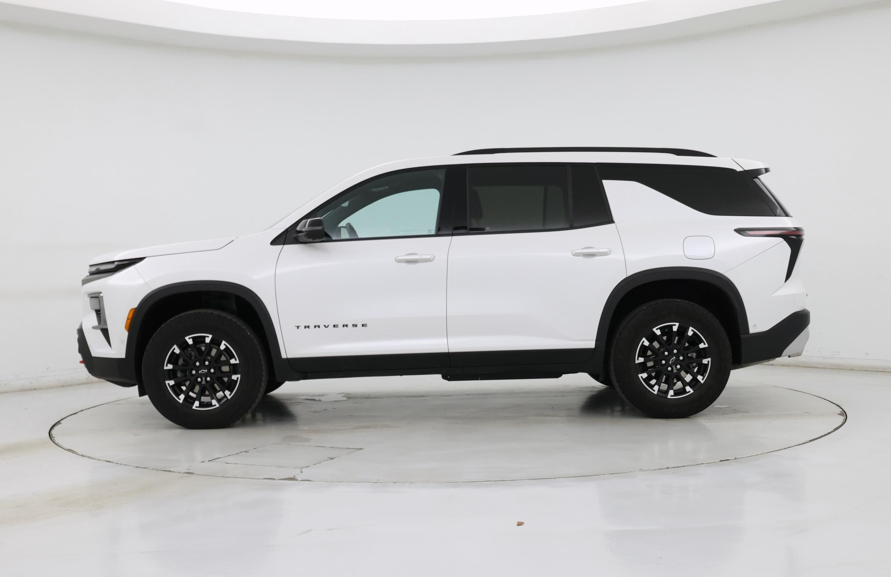 Thumbnail: 2024 Chevrolet Traverse - 3