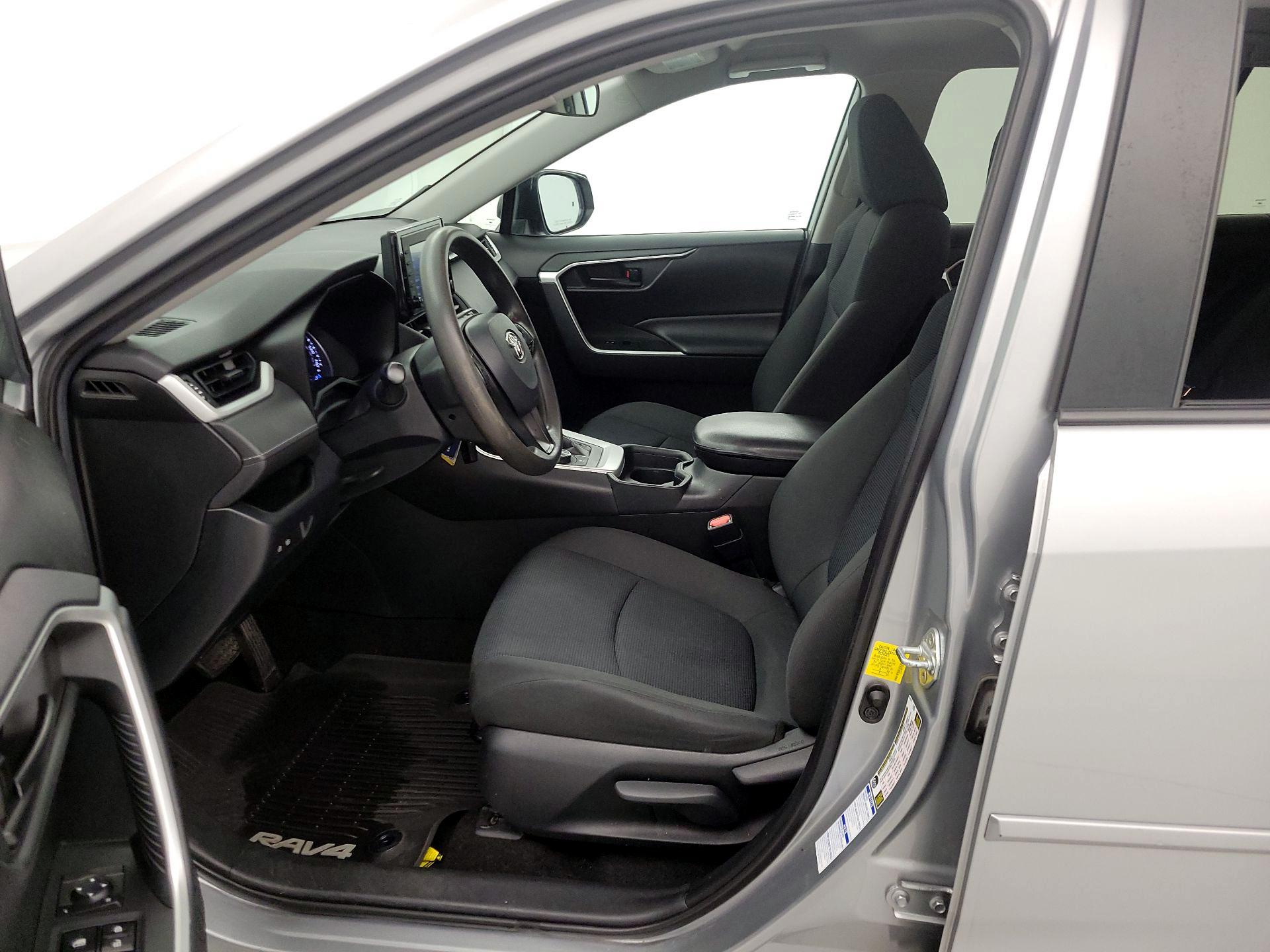 Thumbnail: 2020 Toyota RAV4 - 11