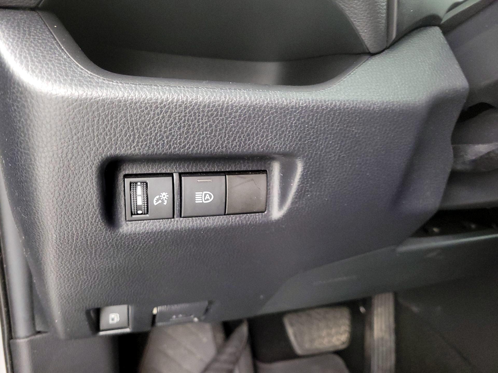 Thumbnail: 2020 Toyota RAV4 - 13