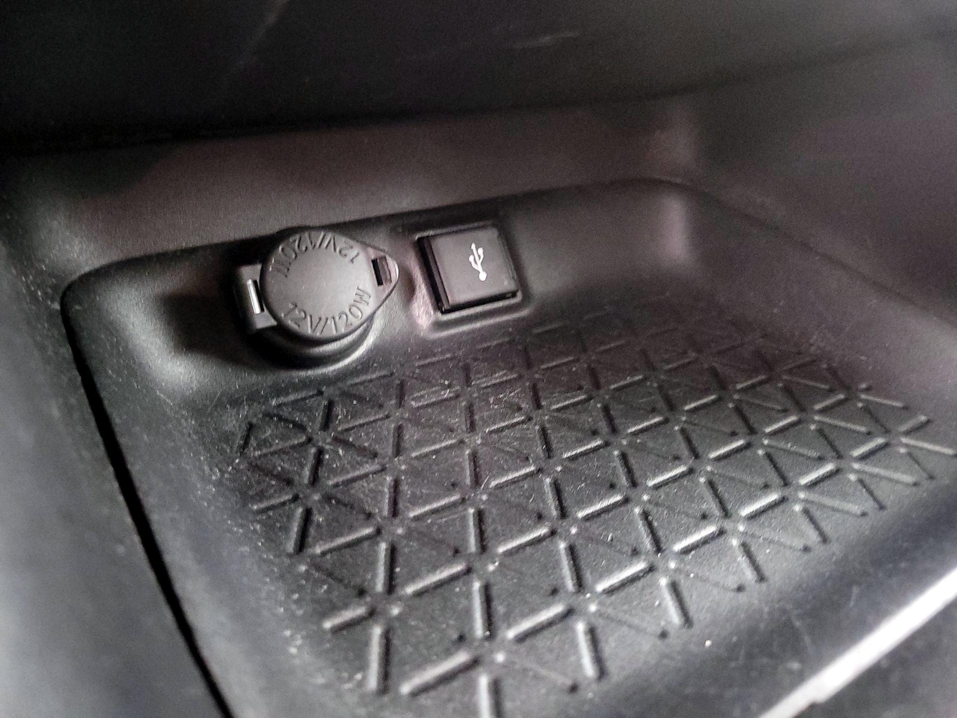 Thumbnail: 2020 Toyota RAV4 - 18