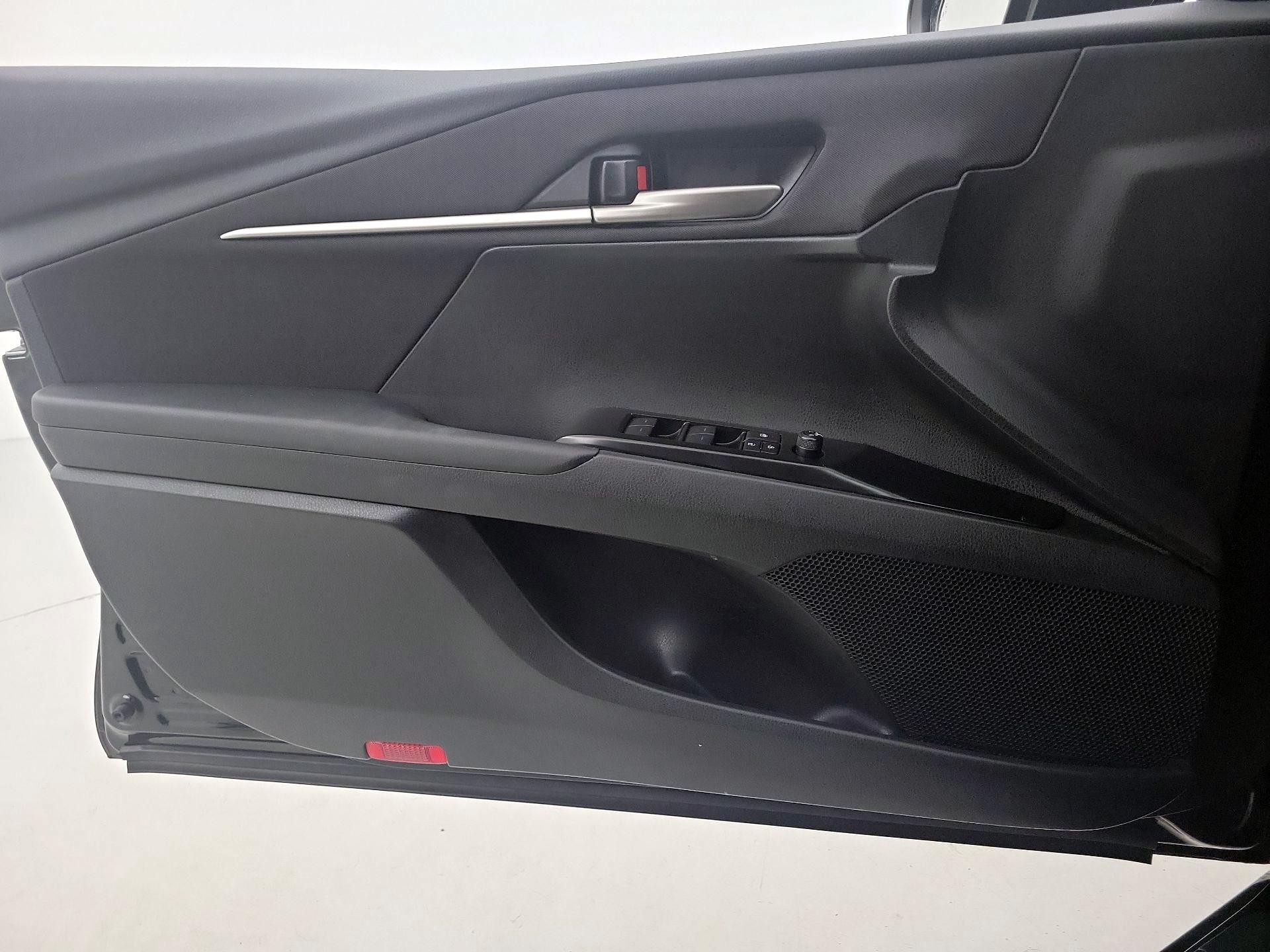 Thumbnail: 2025 Toyota Camry - 12