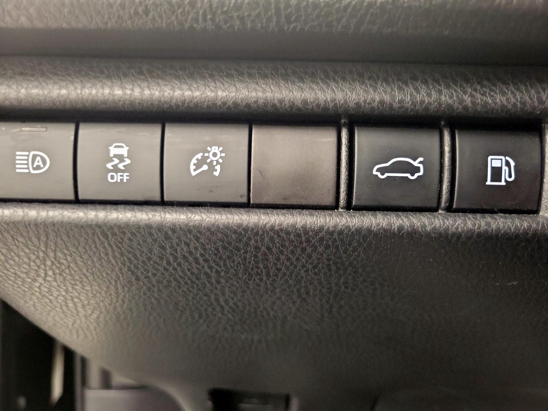 Thumbnail: 2025 Toyota Camry - 13