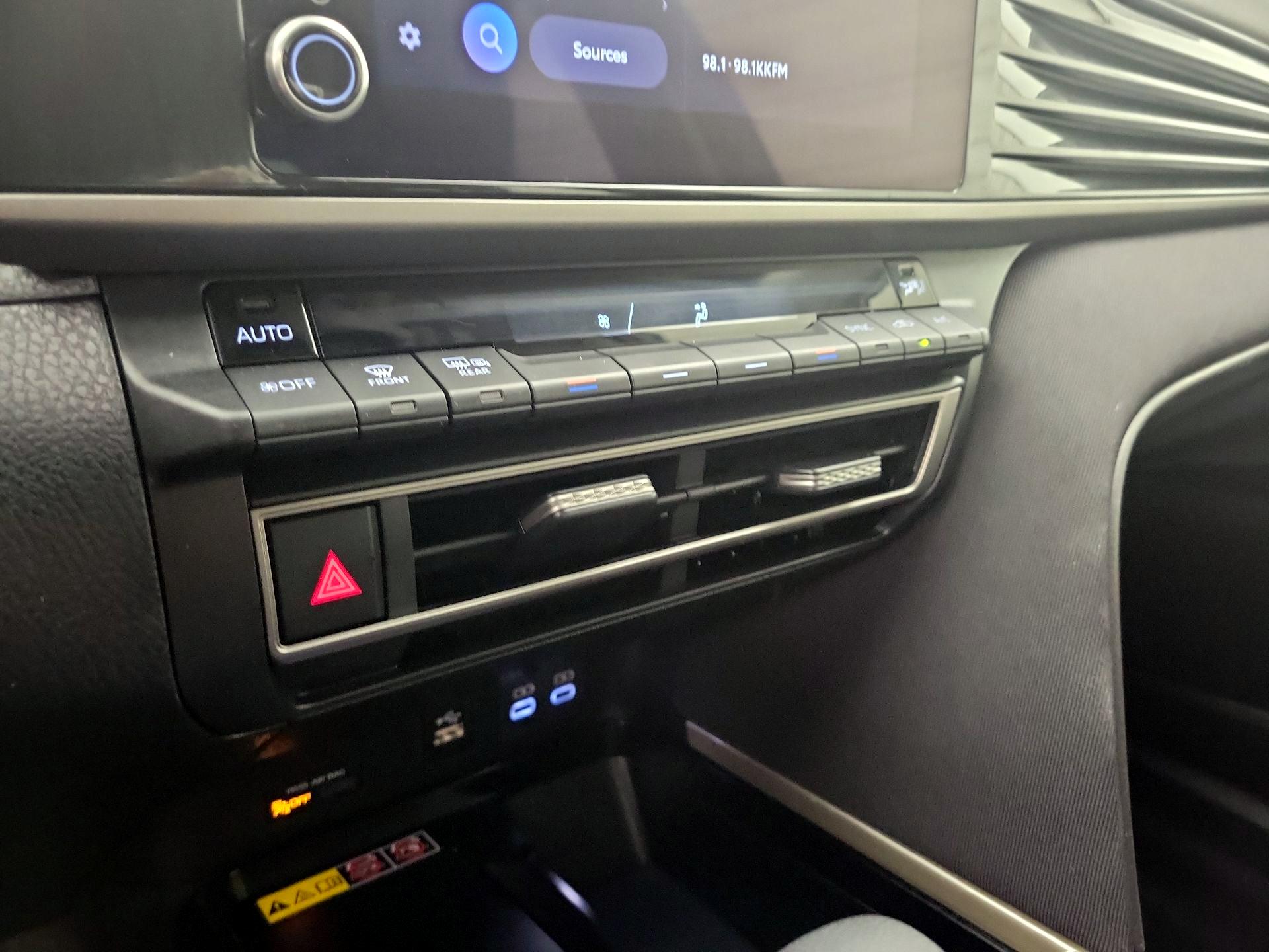 Thumbnail: 2025 Toyota Camry - 17