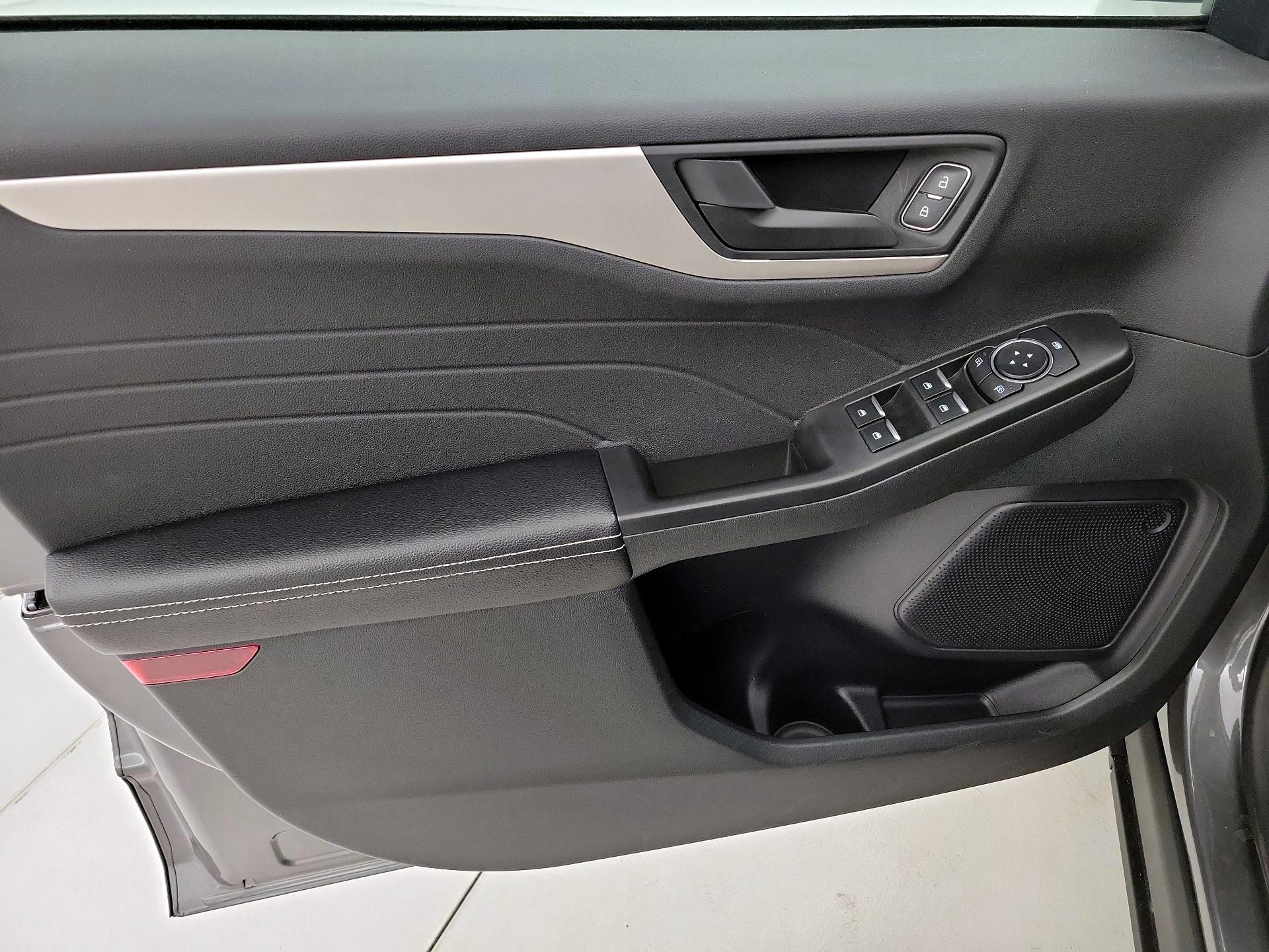 Thumbnail: 2022 Ford Escape - 12