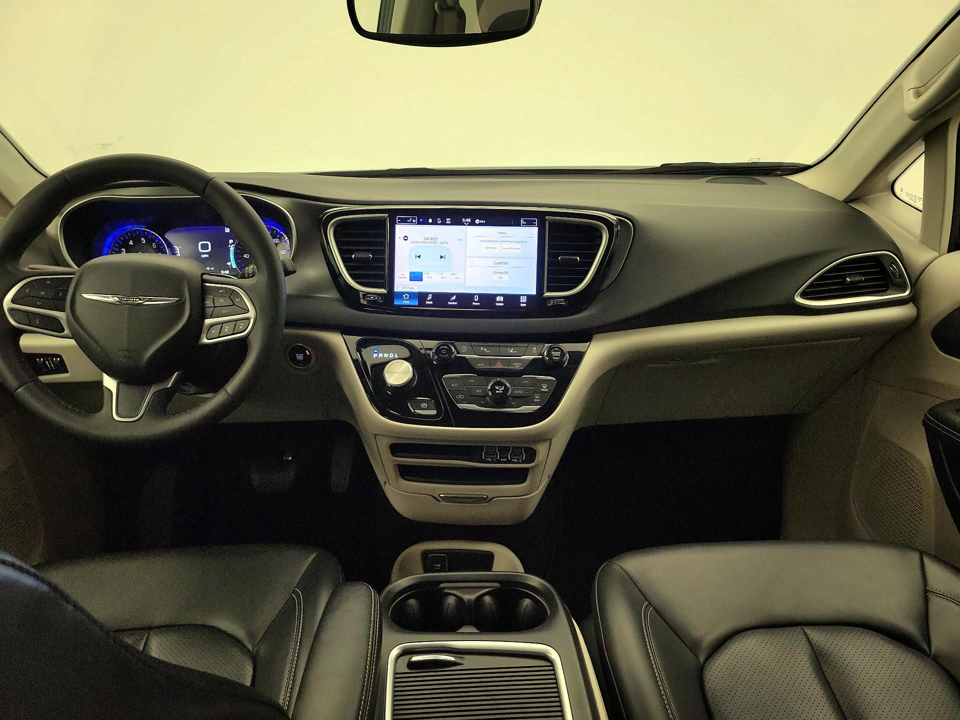 Thumbnail: 2023 Chrysler Pacifica - 9