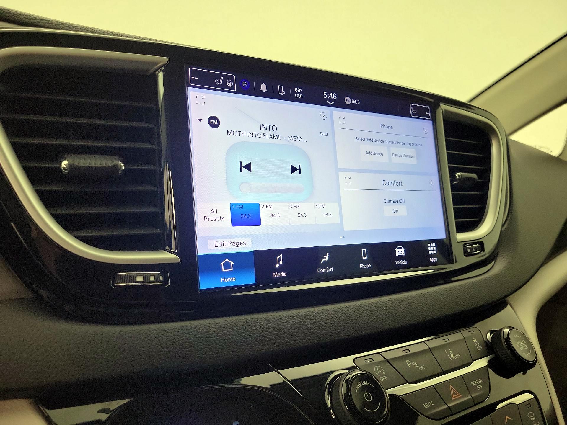 Thumbnail: 2023 Chrysler Pacifica - 15