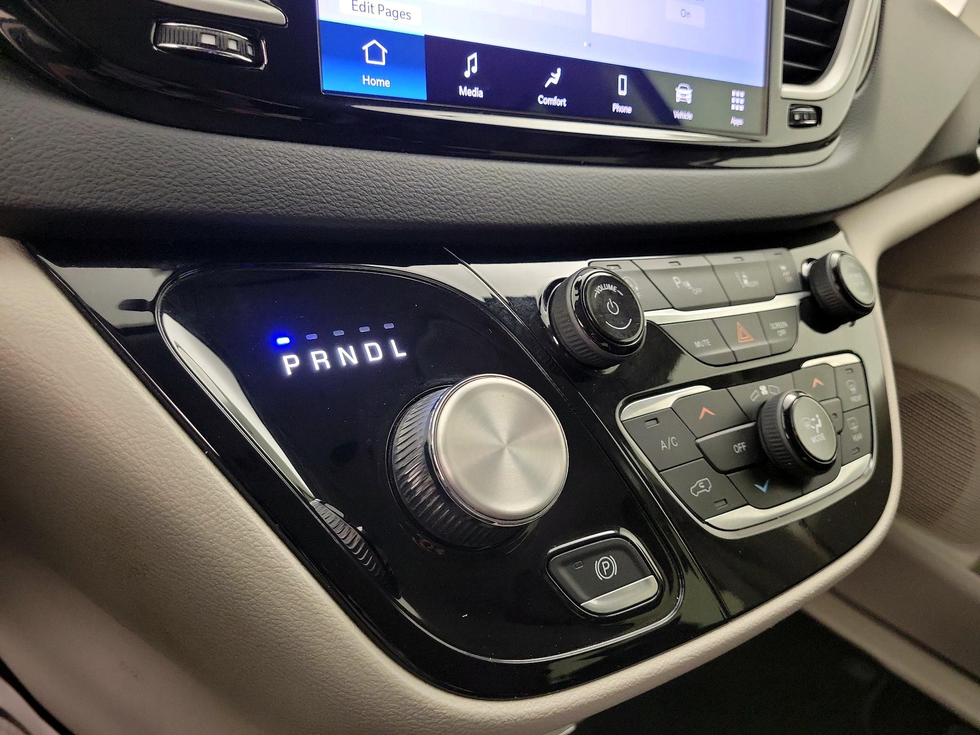 Thumbnail: 2023 Chrysler Pacifica - 17