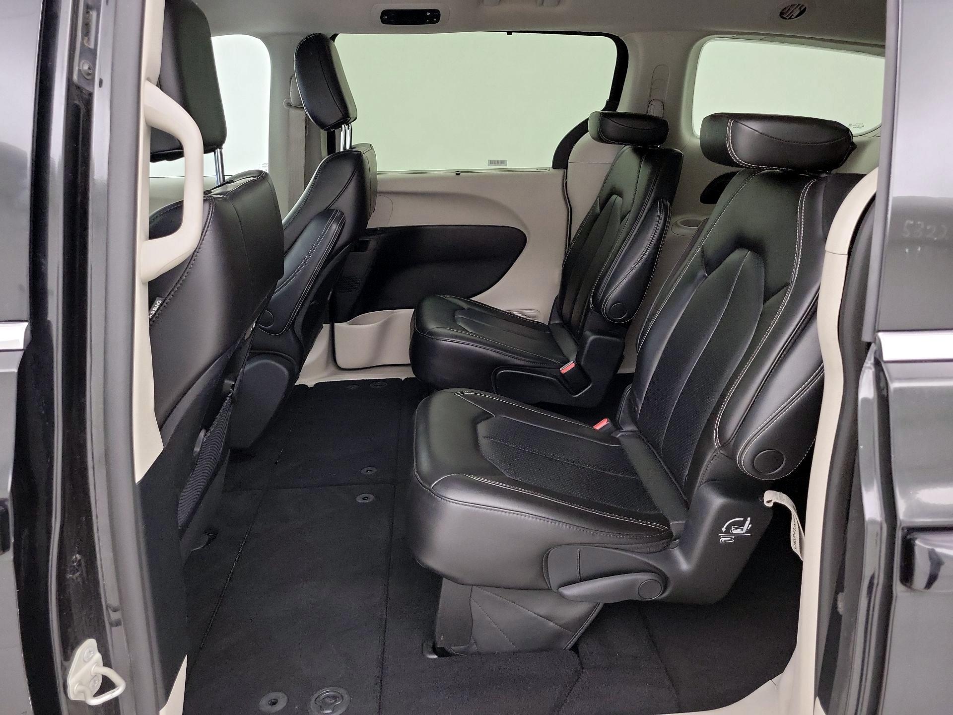 Thumbnail: 2023 Chrysler Pacifica - 19