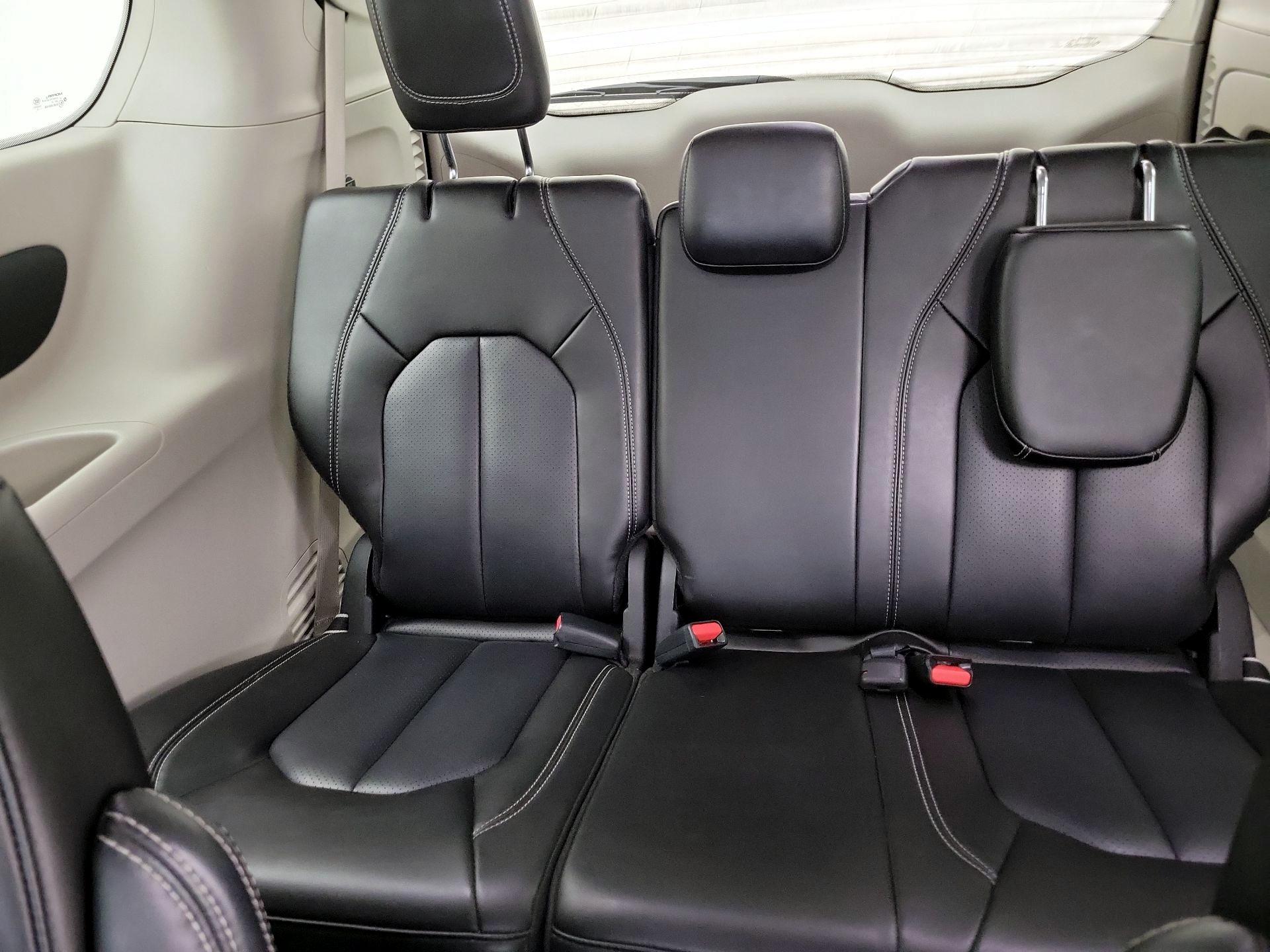 Thumbnail: 2023 Chrysler Pacifica - 20