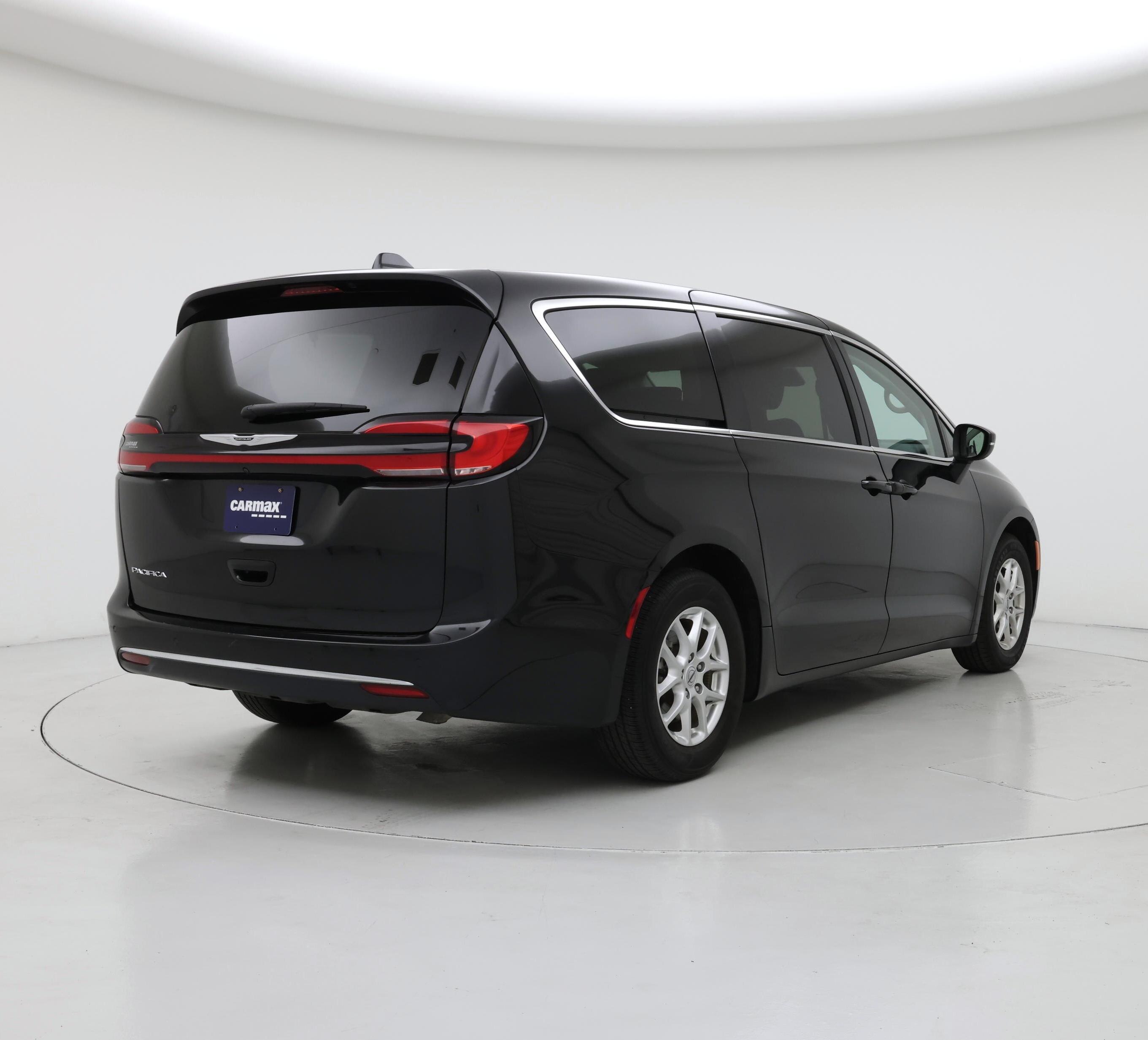 Thumbnail: 2023 Chrysler Pacifica - 8