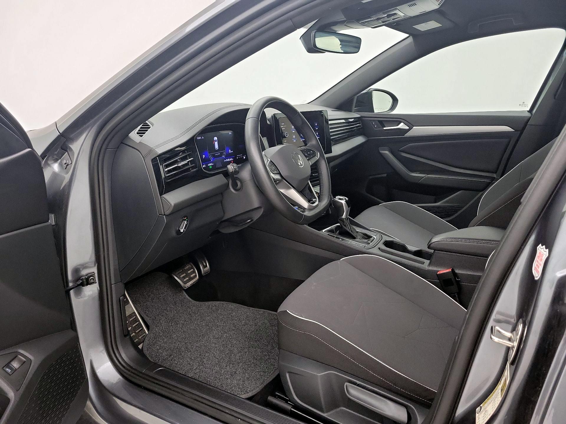 Thumbnail: 2025 Volkswagen Jetta - 11