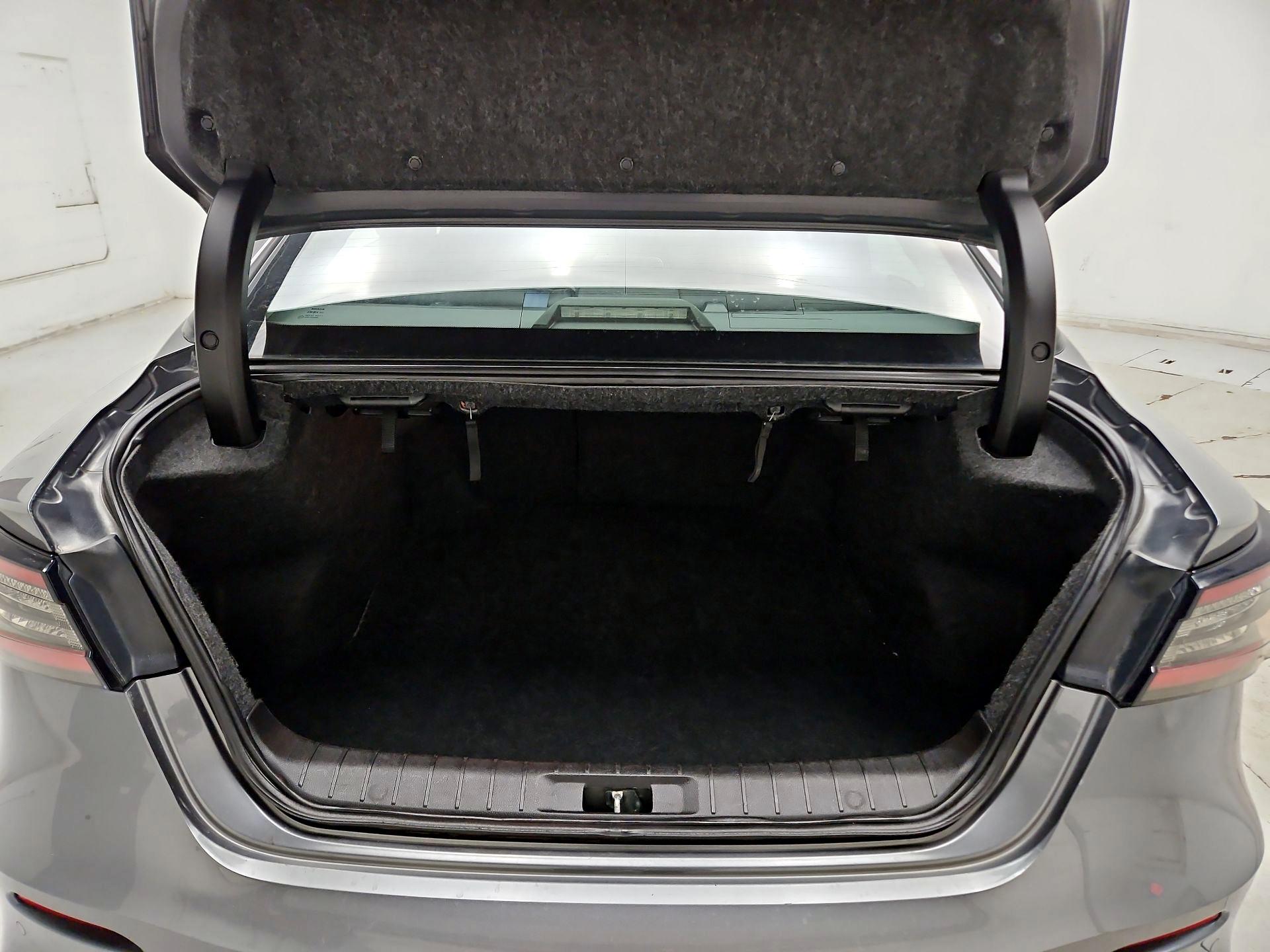 Thumbnail: 2021 Nissan Maxima - 19