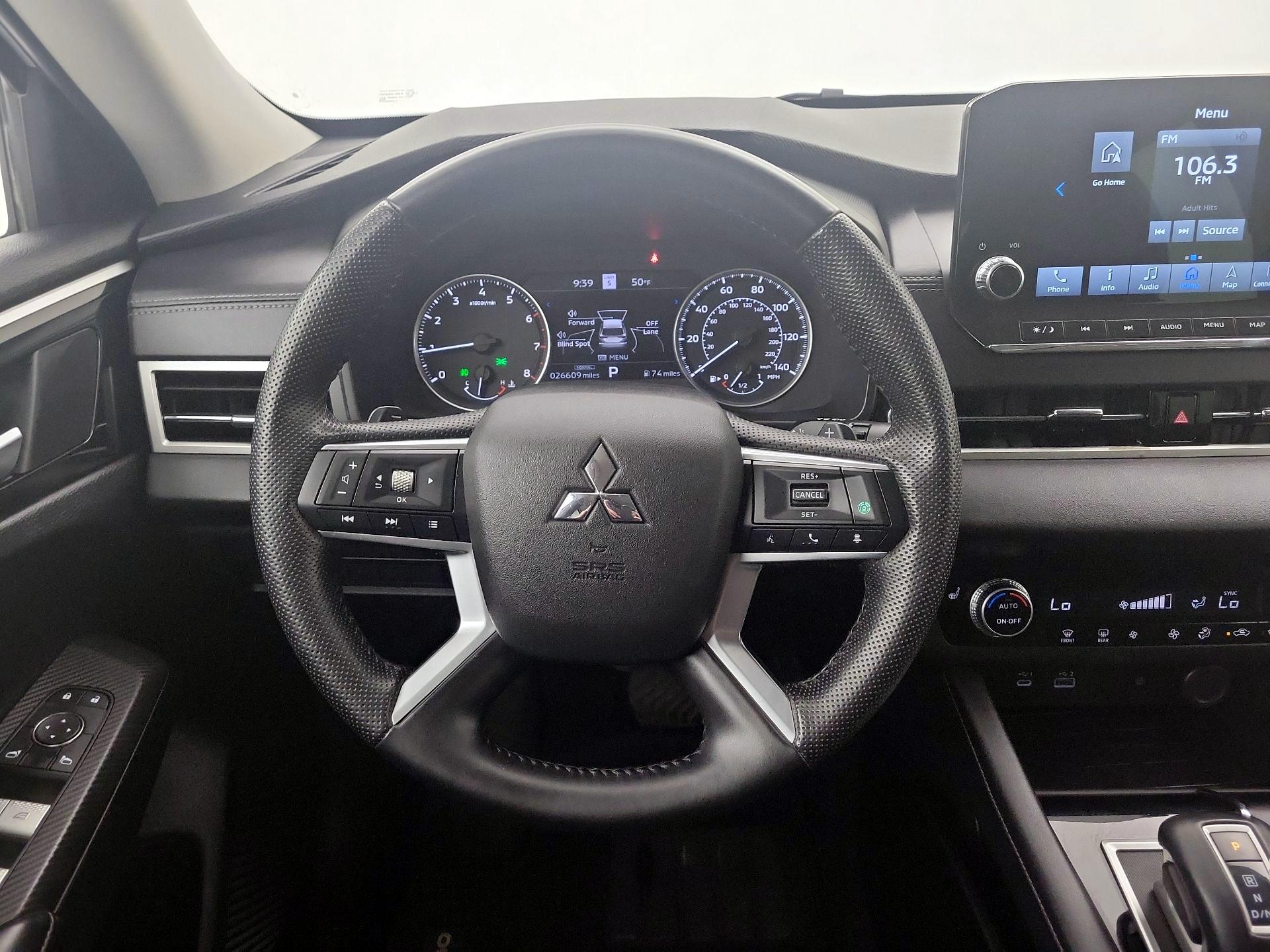 Thumbnail: 2022 Mitsubishi Outlander - 10