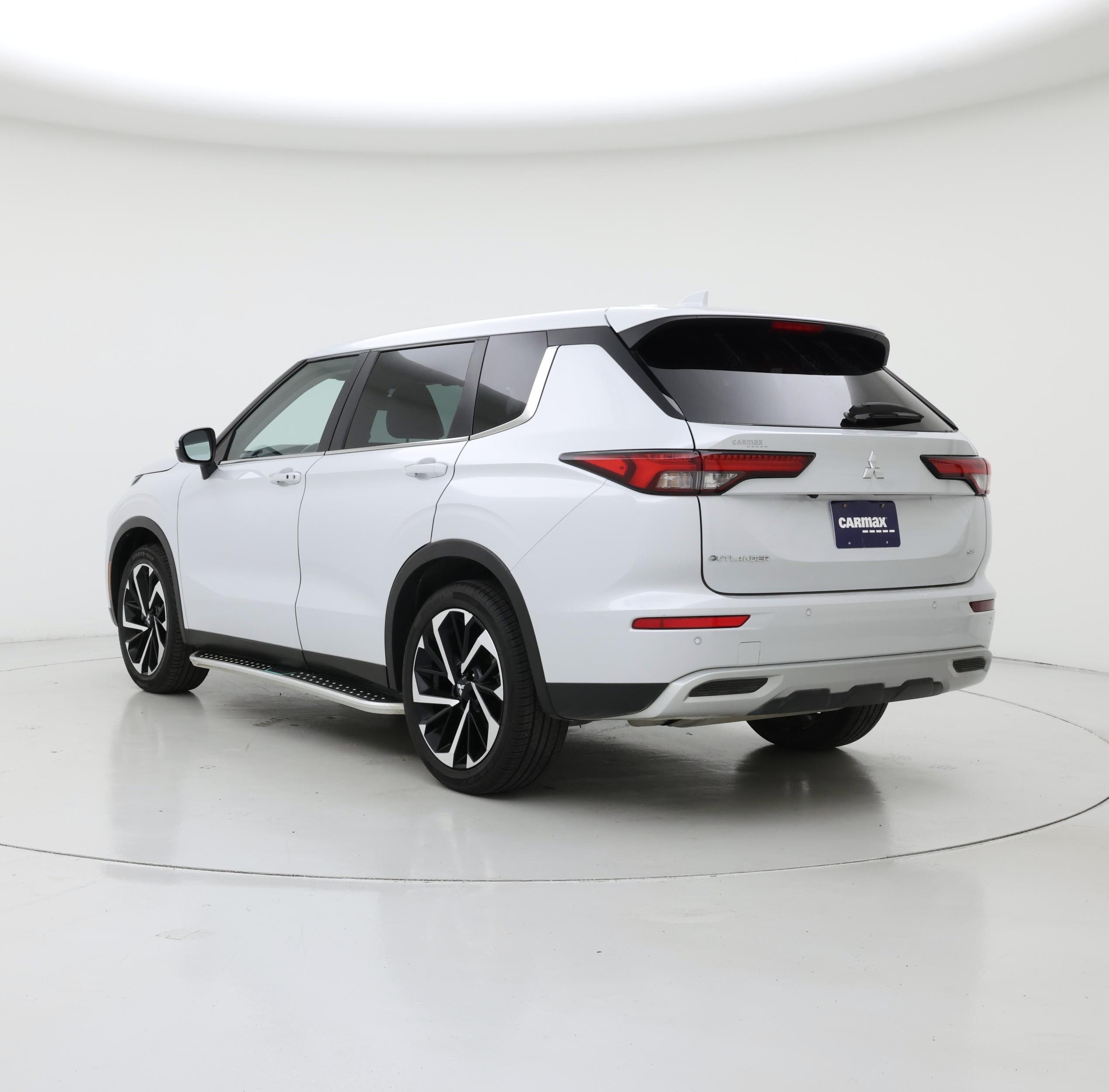 Thumbnail: 2022 Mitsubishi Outlander - 2