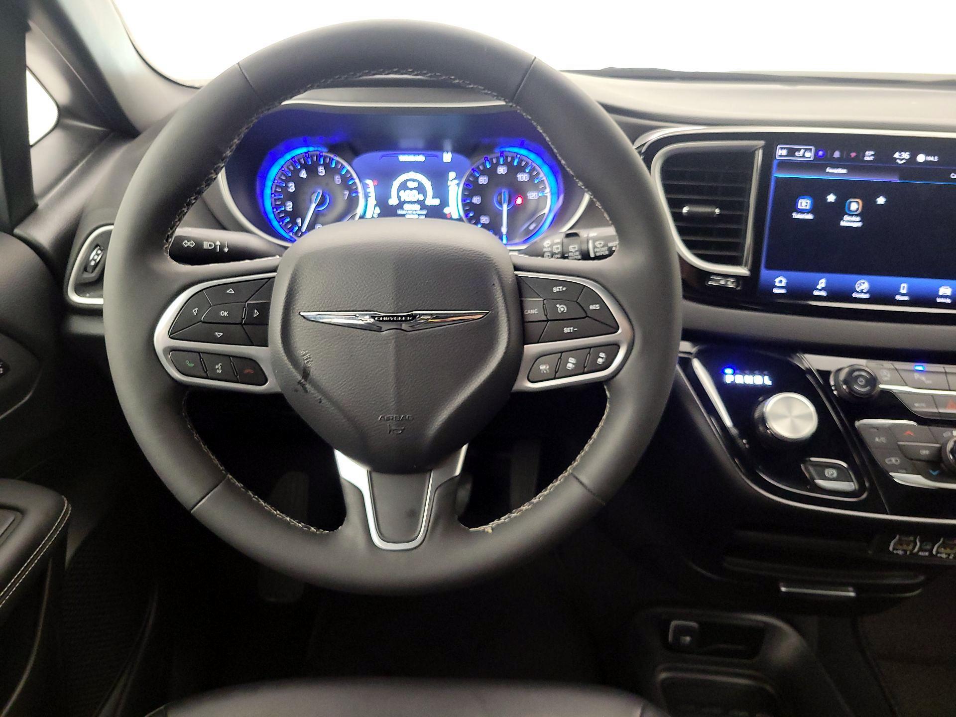 Thumbnail: 2025 Chrysler Pacifica - 10