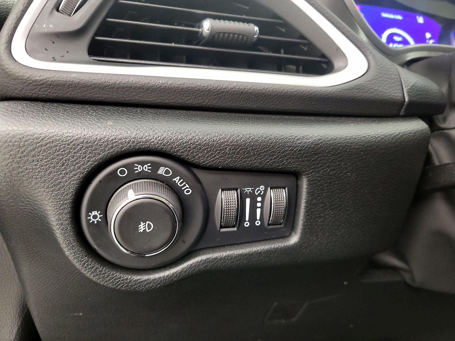 Thumbnail: 2025 Chrysler Pacifica - 13