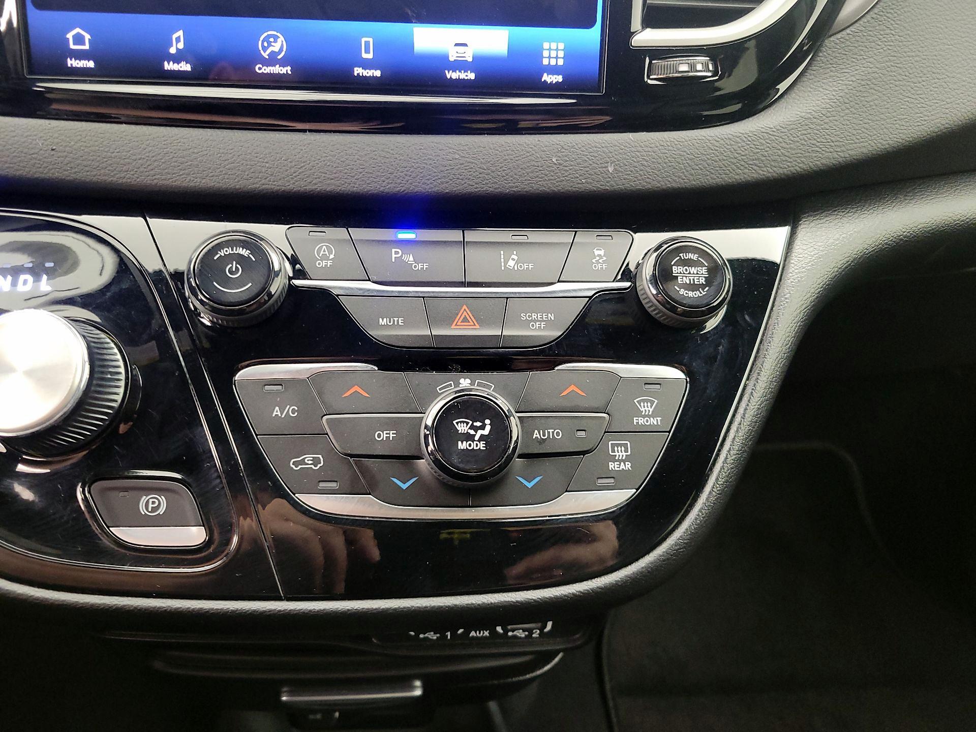 Thumbnail: 2025 Chrysler Pacifica - 16