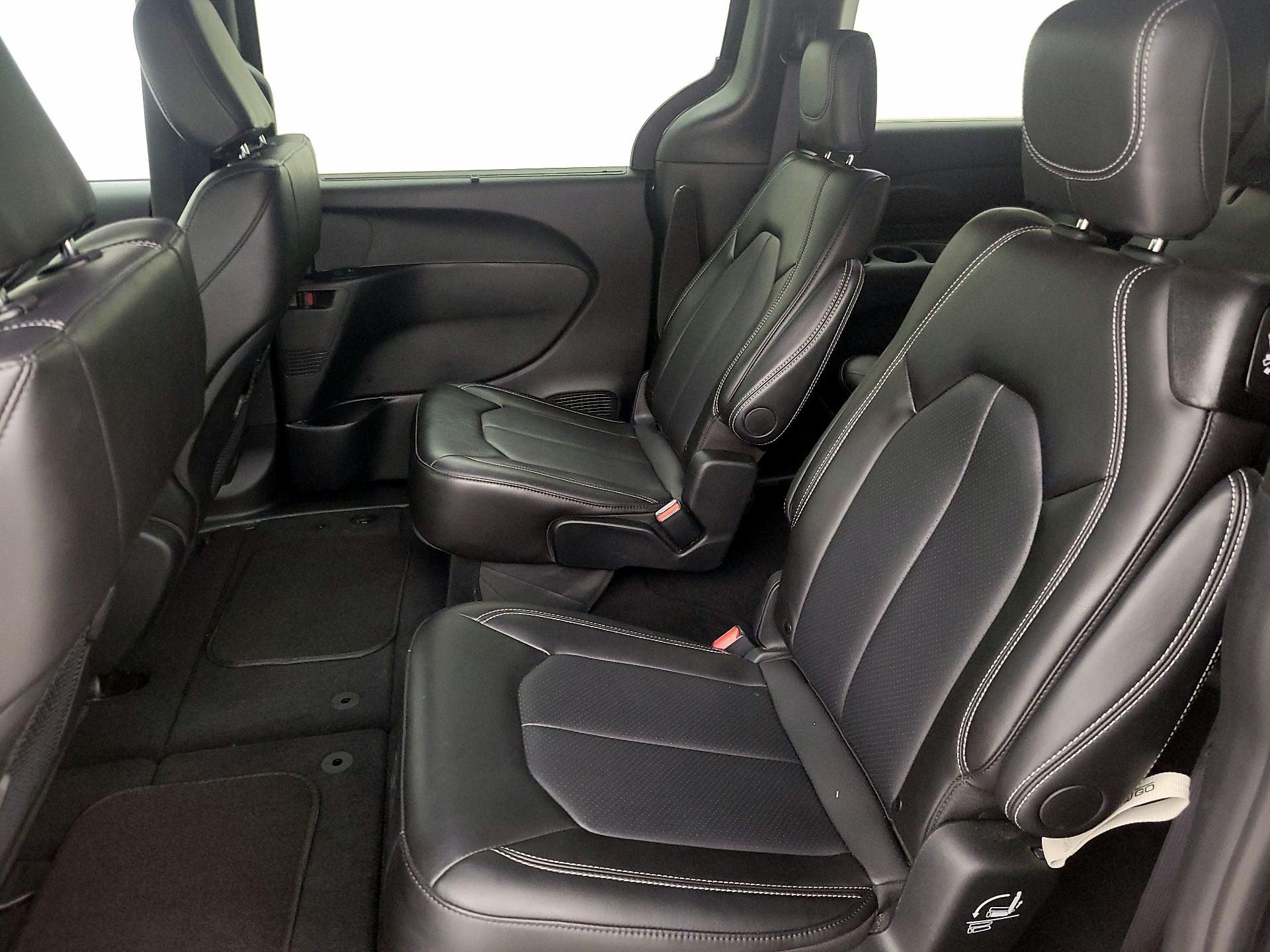 Thumbnail: 2025 Chrysler Pacifica - 19