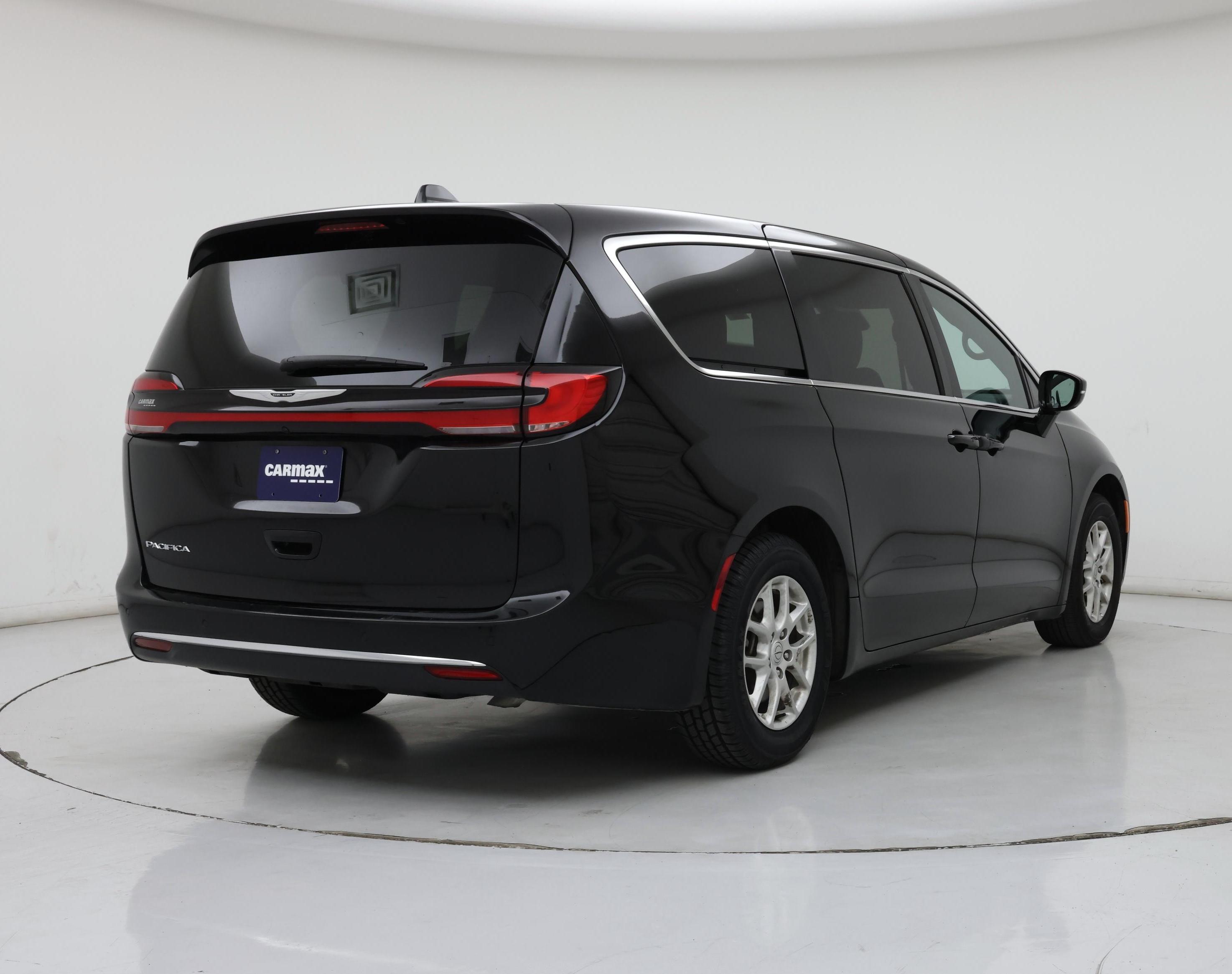 Thumbnail: 2025 Chrysler Pacifica - 8