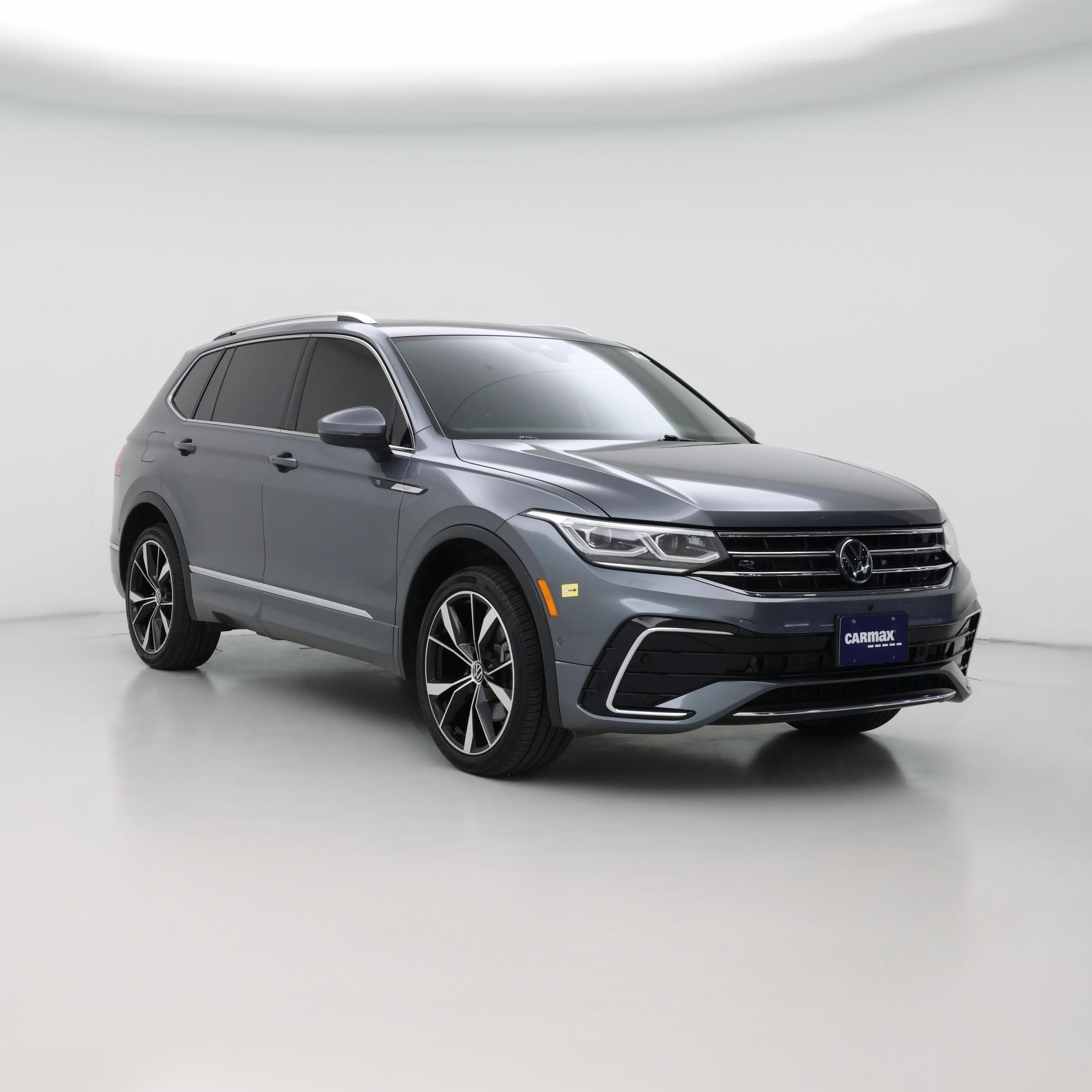 Thumbnail: 2022 Volkswagen Tiguan - 1