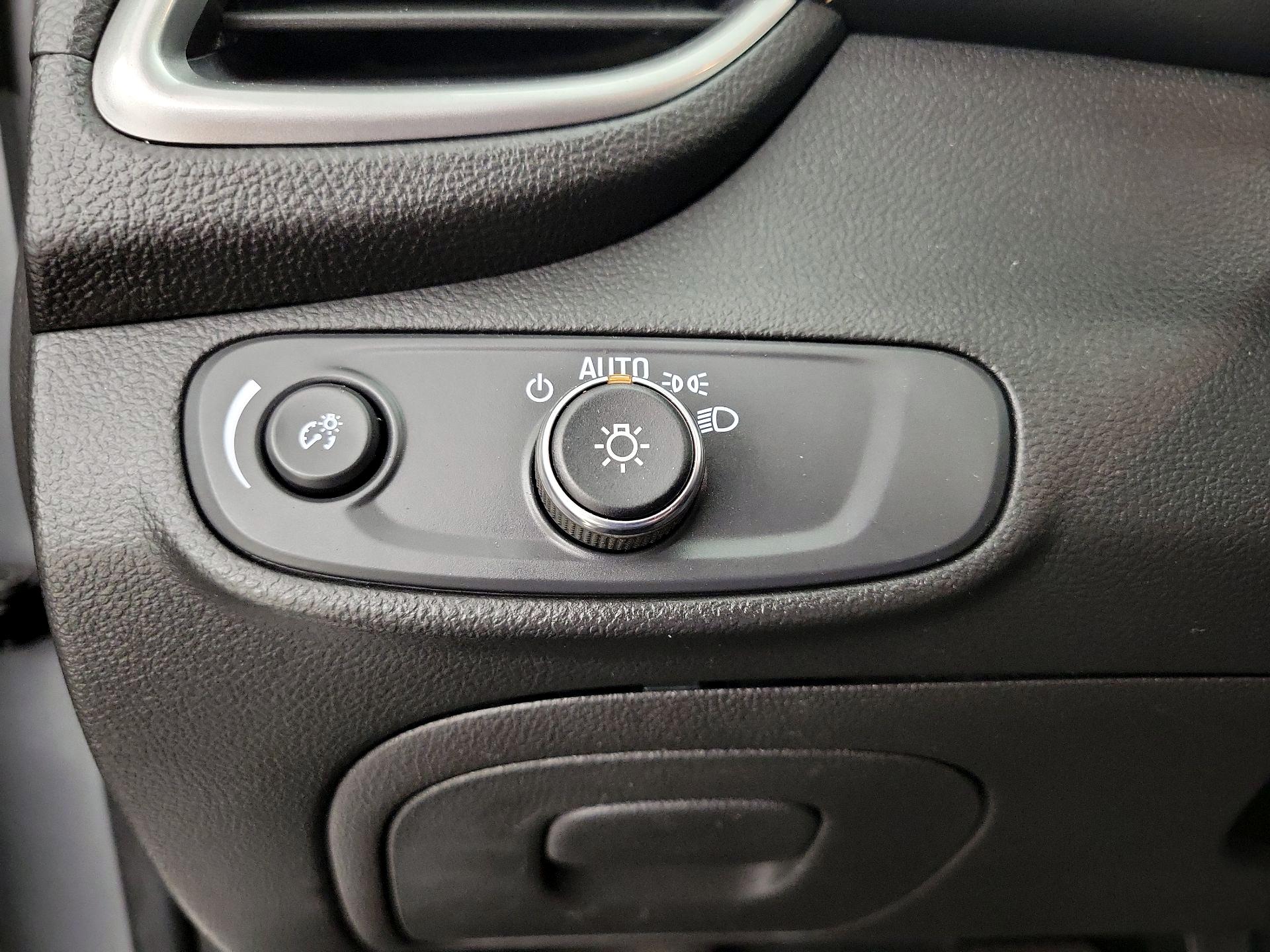 Thumbnail: 2022 Chevrolet Trax - 13