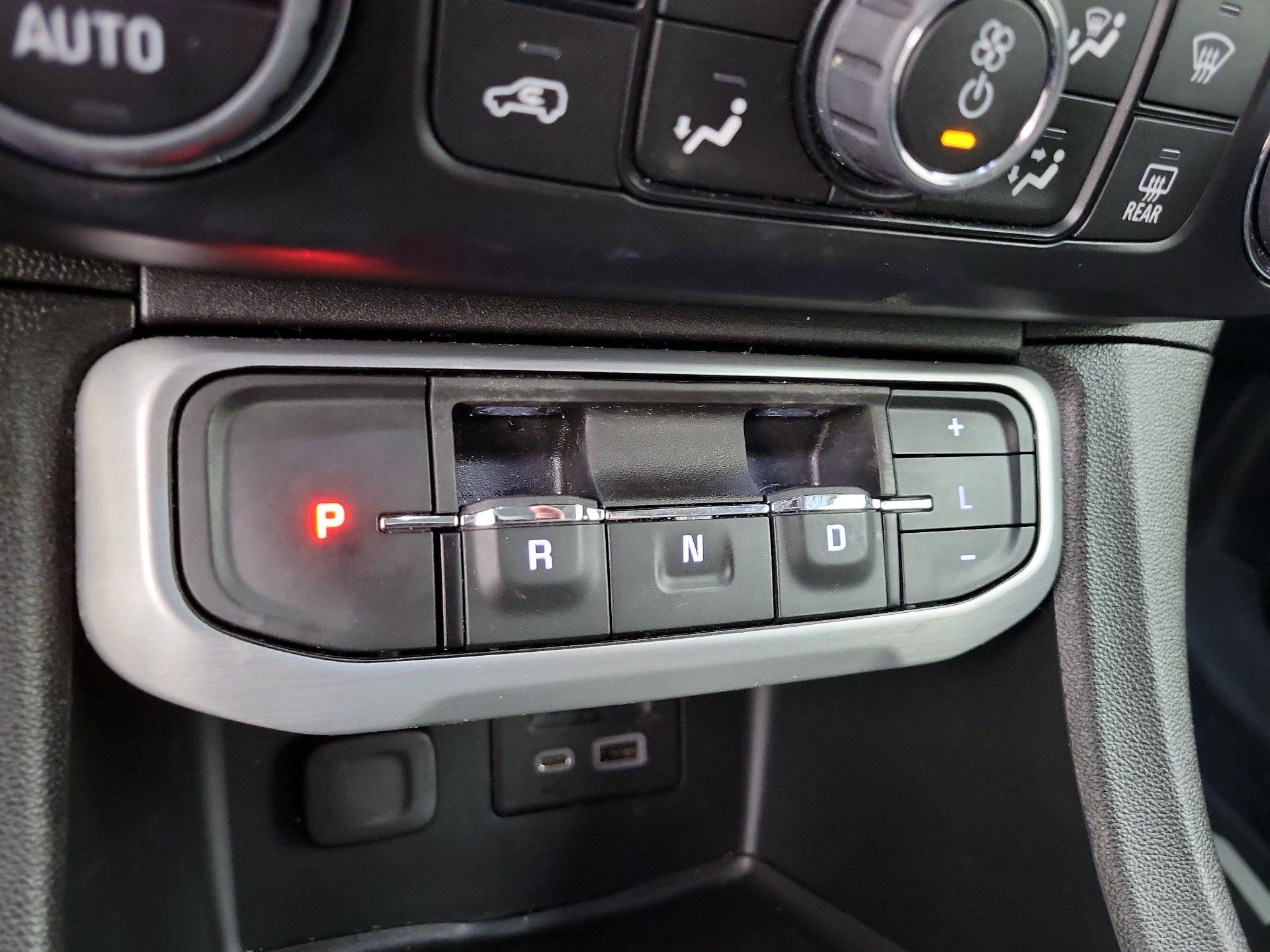 Thumbnail: 2023 GMC Acadia - 17