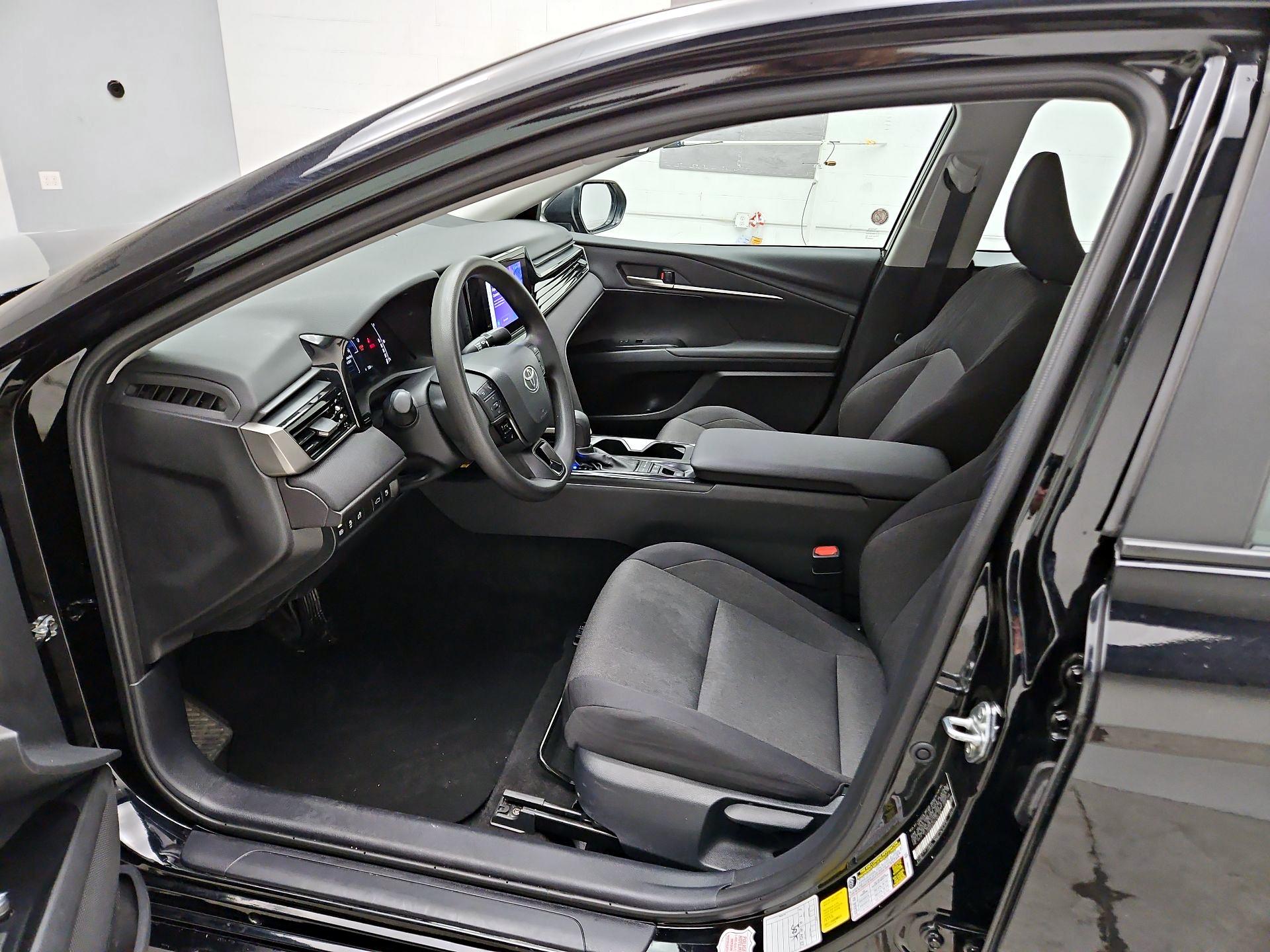 Thumbnail: 2025 Toyota Camry - 9