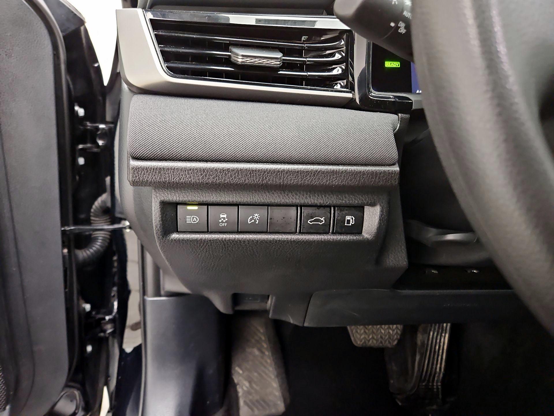 Thumbnail: 2025 Toyota Camry - 11