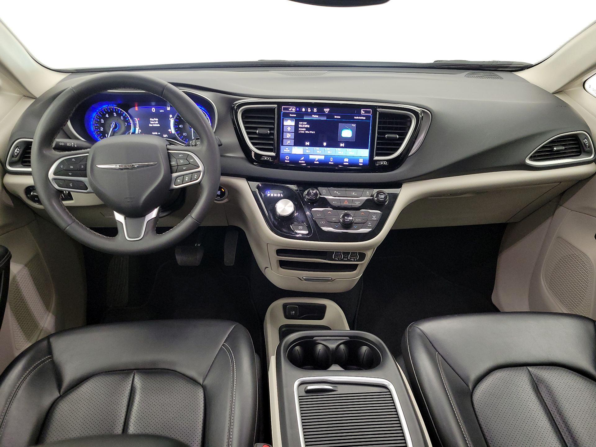 Thumbnail: 2023 Chrysler Pacifica - 9