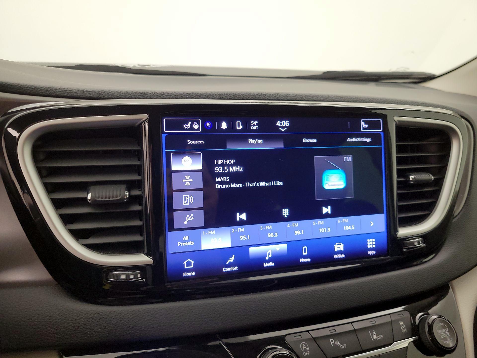 Thumbnail: 2023 Chrysler Pacifica - 15