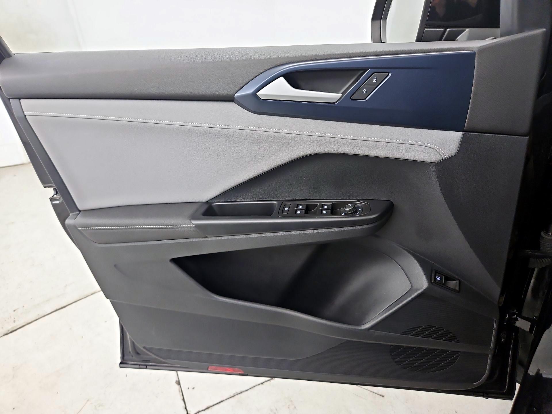 Thumbnail: 2024 Volkswagen Taos - 12